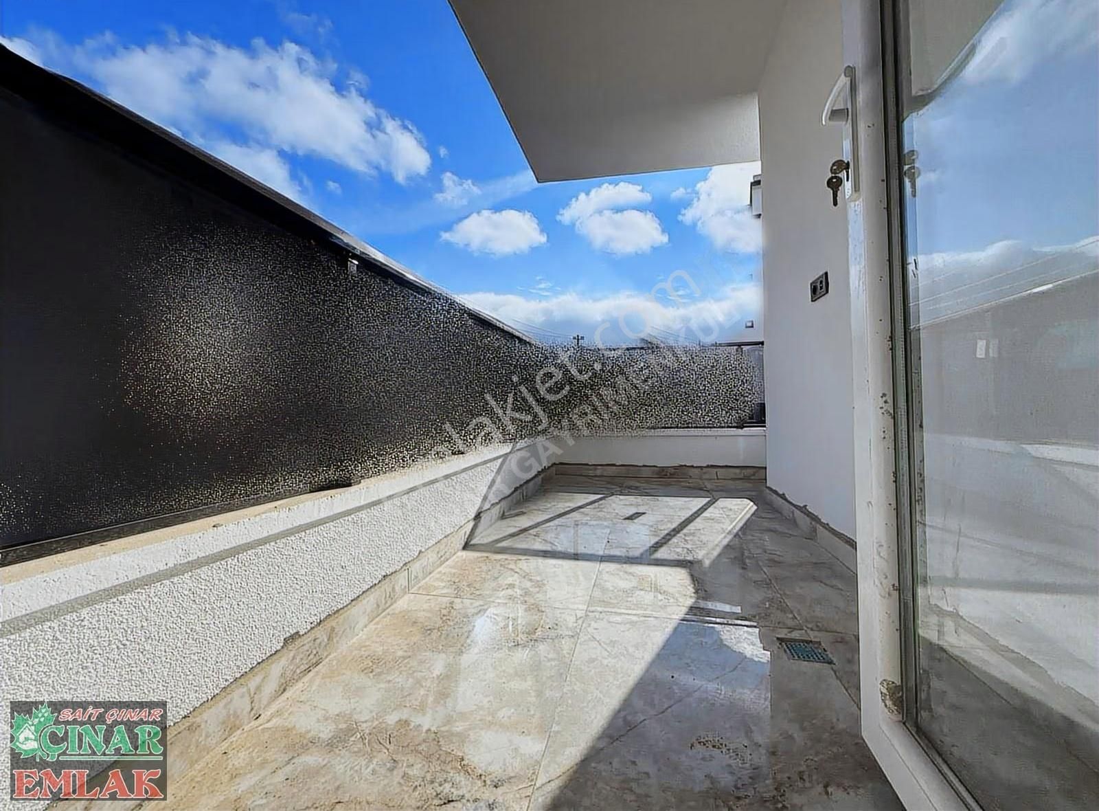 Çınardan Merkezi Konumda Etkileyici Tasarımıyla 2+1 Arakat Daire - Görsel 28