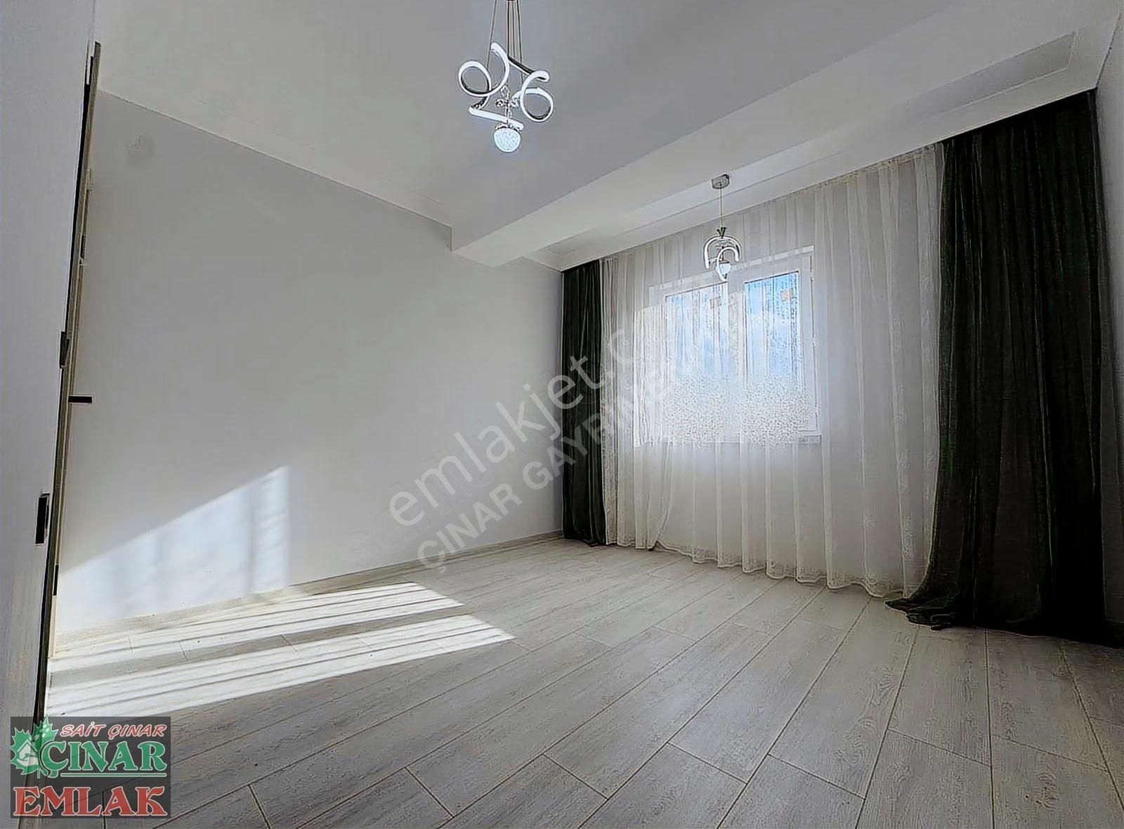 Çınardan Merkezi Konumda Etkileyici Tasarımıyla 2+1 Arakat Daire - Görsel 22