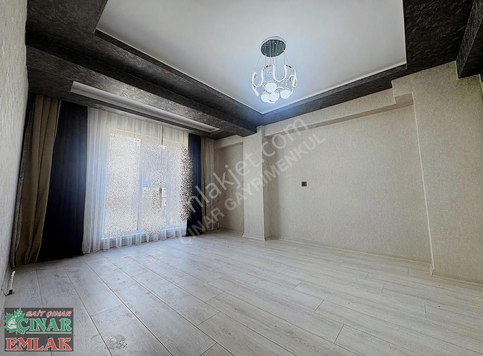 Çınardan Merkezi Konumda Etkileyici Tasarımıyla 2+1 Arakat Daire - Görsel 13