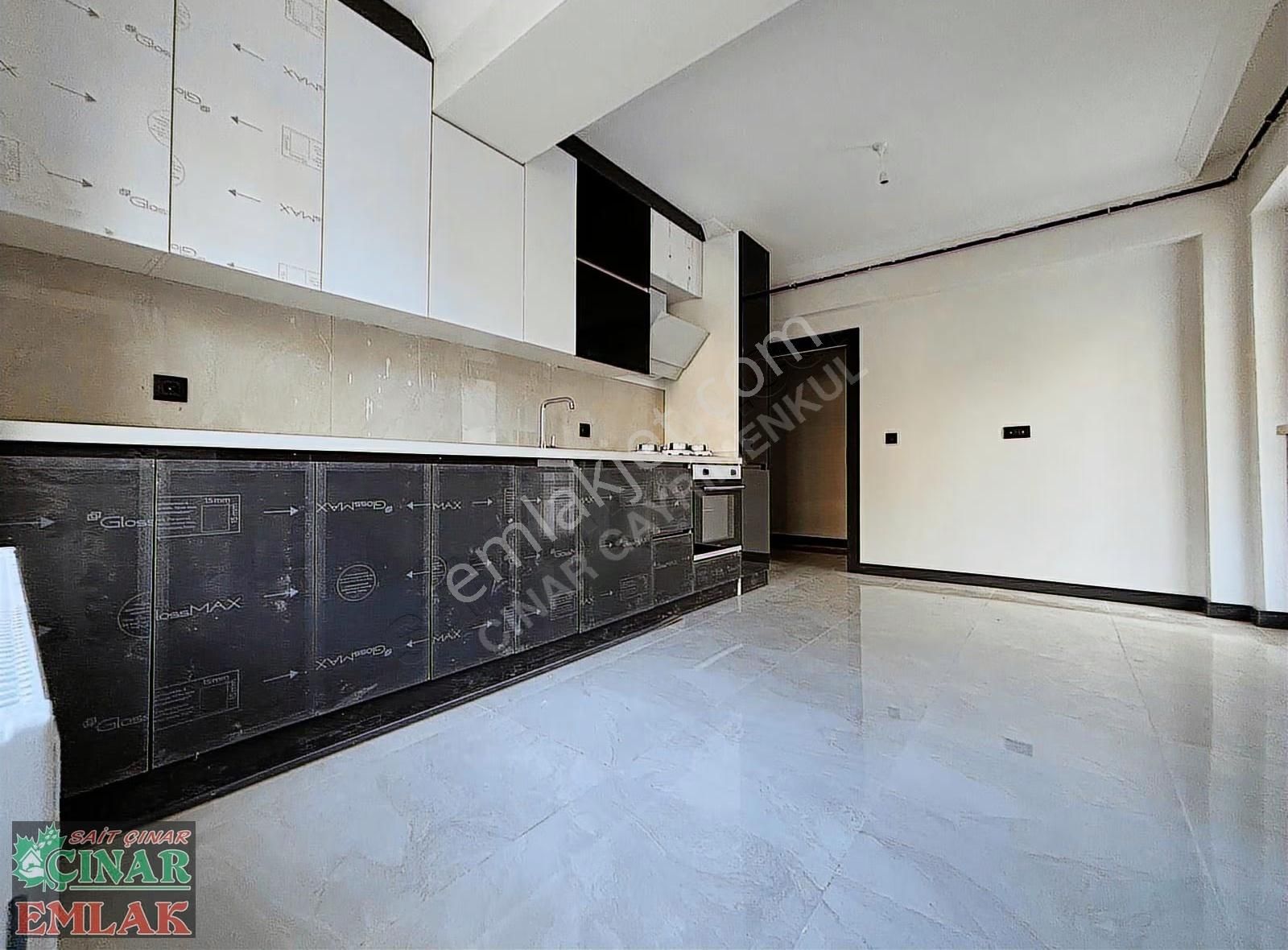 Çınar'dan Konfor Alanı Yüksek Merkezi Konumda 3+1 Arakat Dairesi - Görsel 19