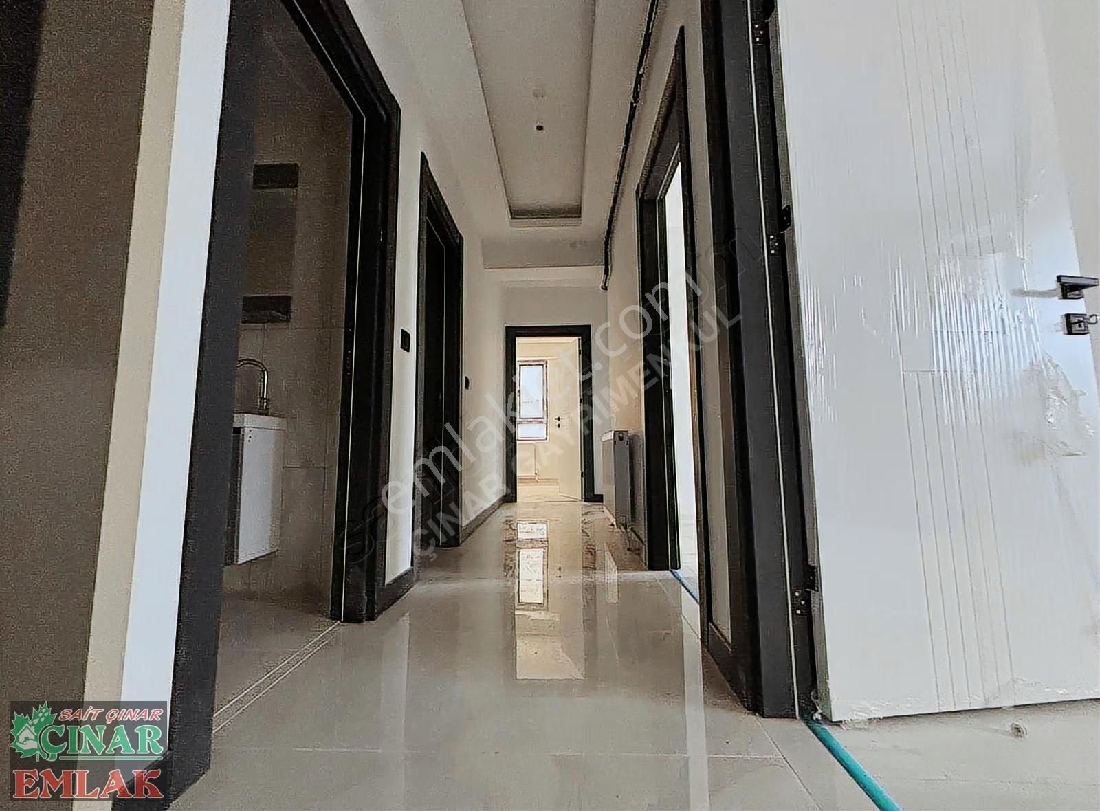 Çınar'dan Her Yere Rahat Ulaşım Sağlayan Geniş 3+1 Giriş Dairesi - Görsel 34