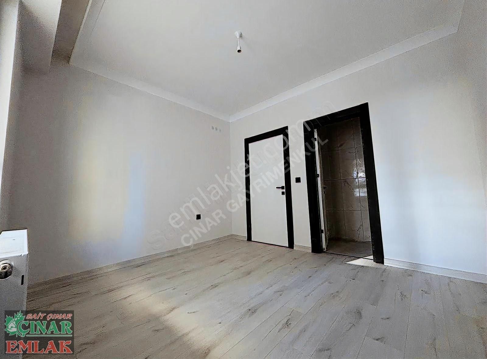 Çınar'dan Her Yere Rahat Ulaşım Sağlayan Geniş 3+1 Giriş Dairesi - Görsel 12