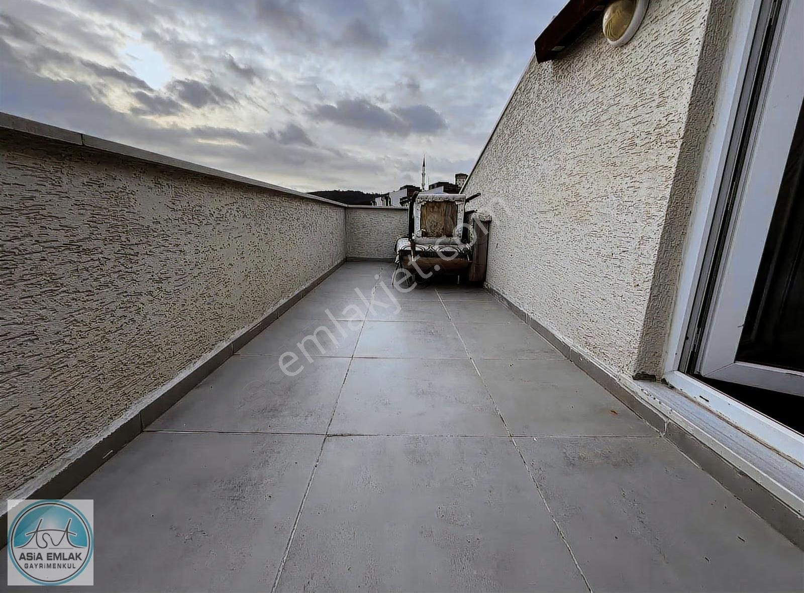 Asia Dan Velibaba İki Aile İçin İdeal 3+2 Satılık Dubleks Daire - Görsel 2