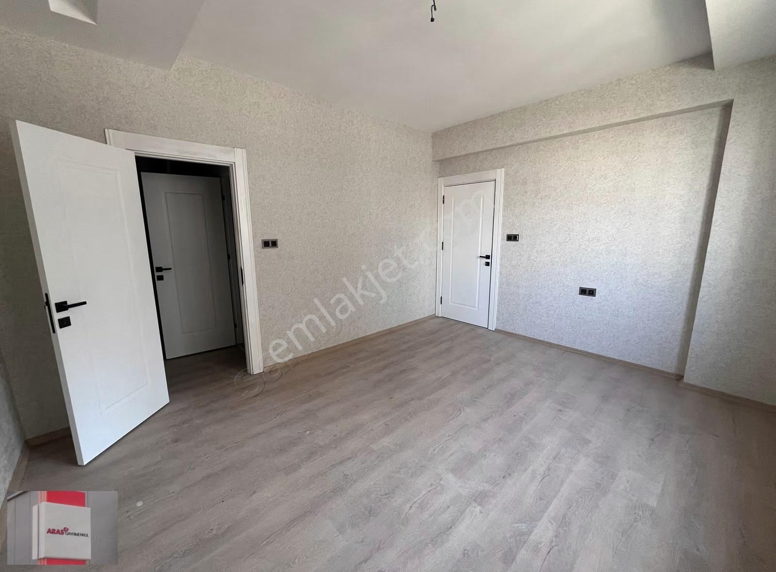 Selehattin Eyyubi Mahallesi Satılık Sıfır 4+1 Zemin Kat Dair - Görsel 16