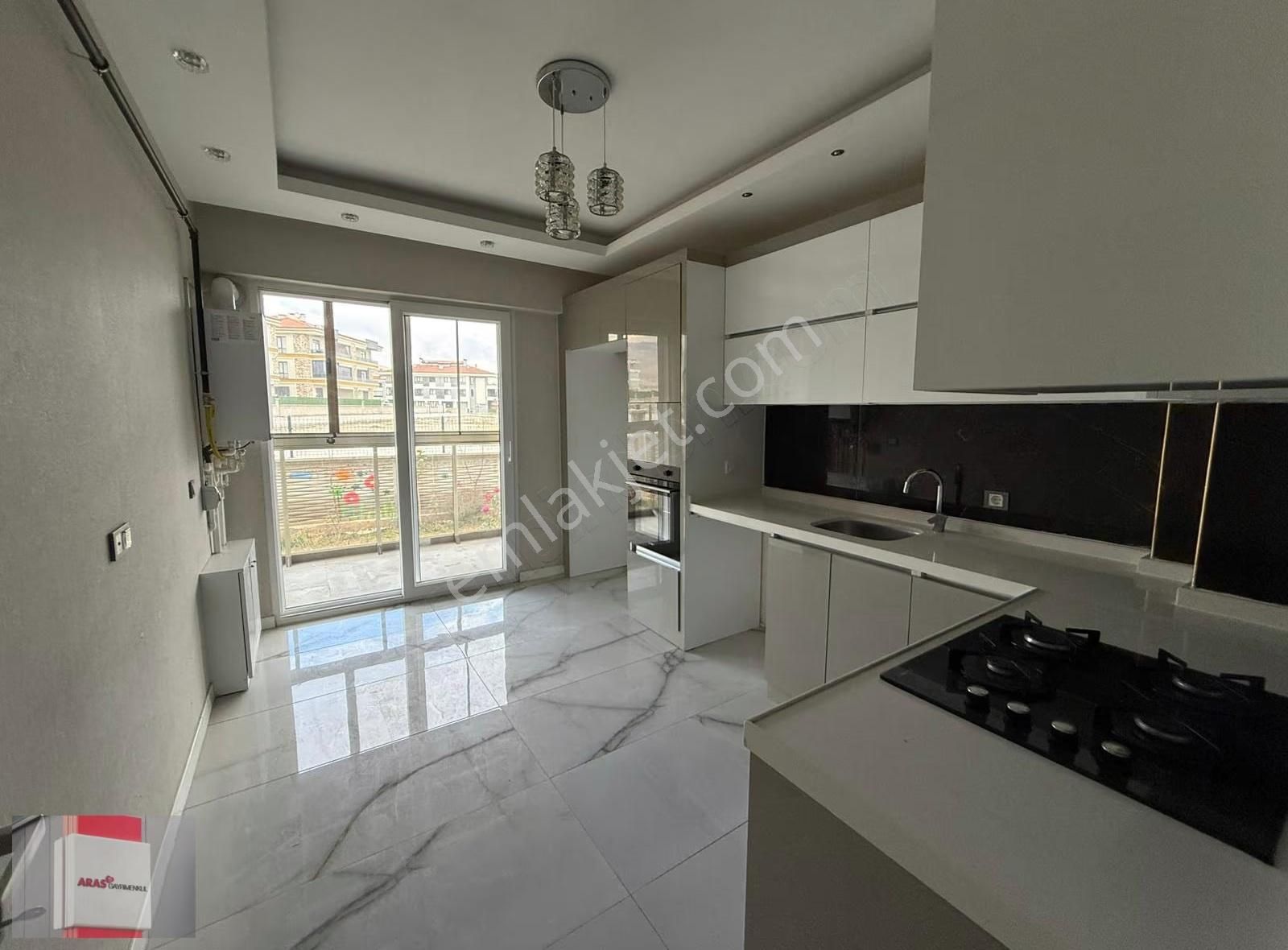 Aras Gyo Dan Selehattin Eyyubi Mahallesi Satılık Geniş 3+1 Daire - Görsel 2