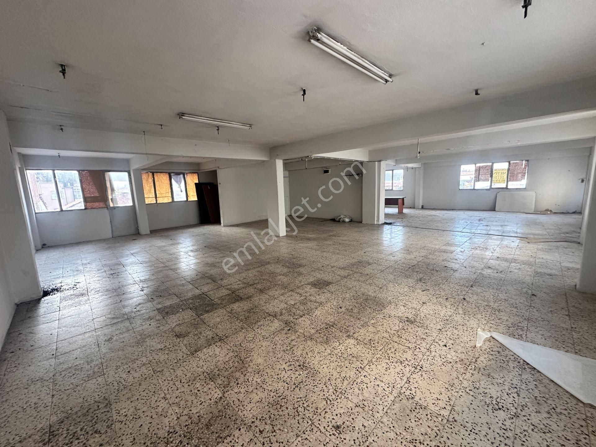 Çalışkan_dan Karabağlar Kaymakkuyu Da 250 M2 Kiralık İşyeri - Görsel 3