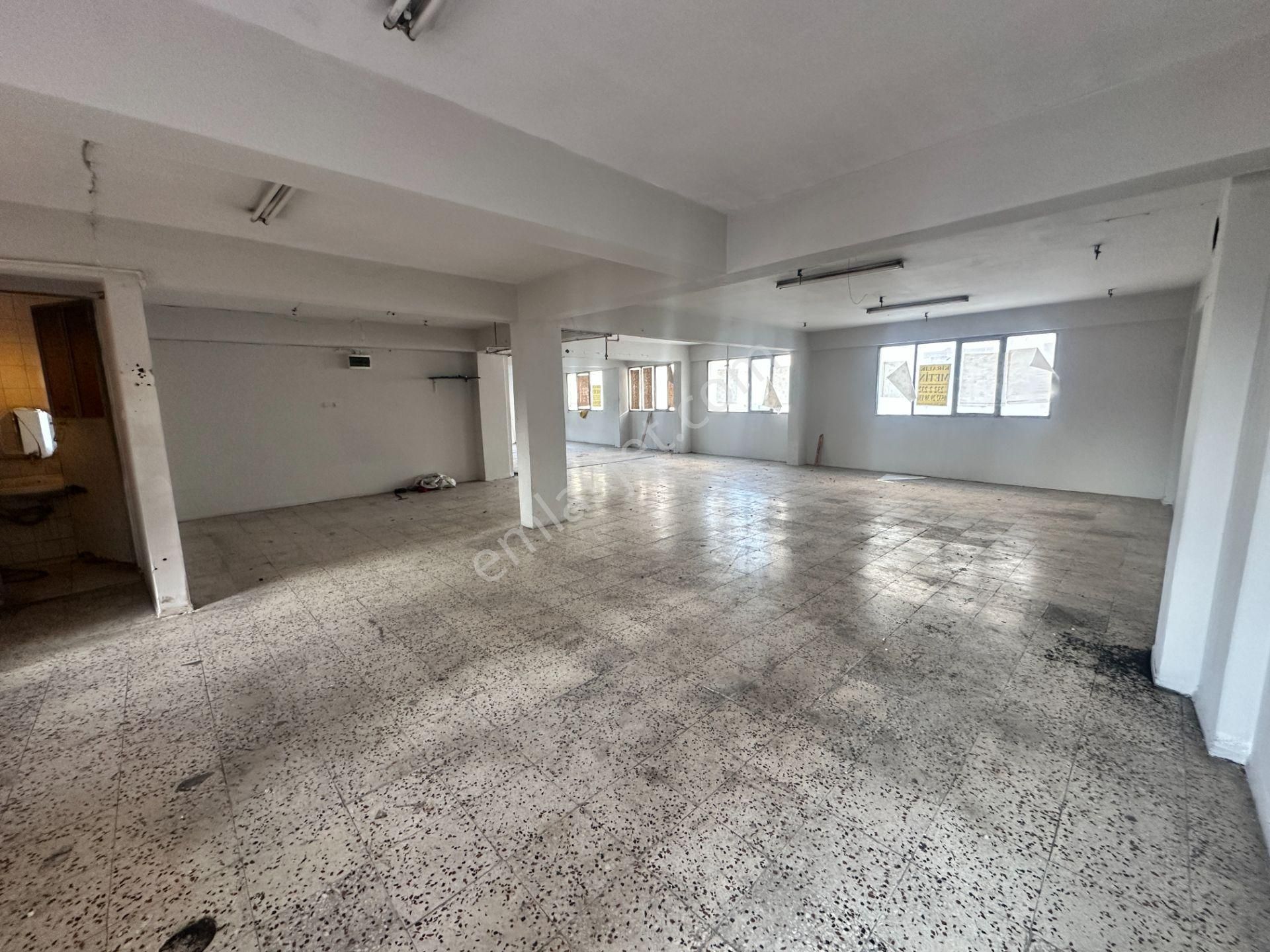 Çalışkan_dan Karabağlar Kaymakkuyu Da 250 M2 Kiralık İşyeri