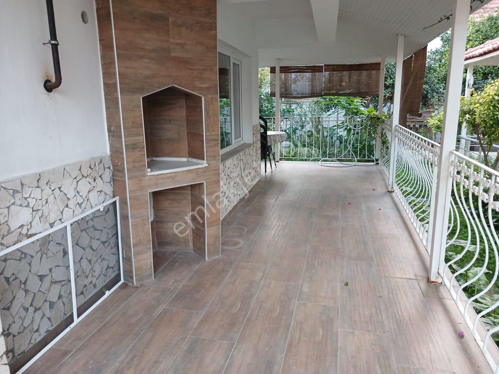 Kuşadası Kadınlar Denizi Bölgesi’nde Satılık Triplex - Görsel 8