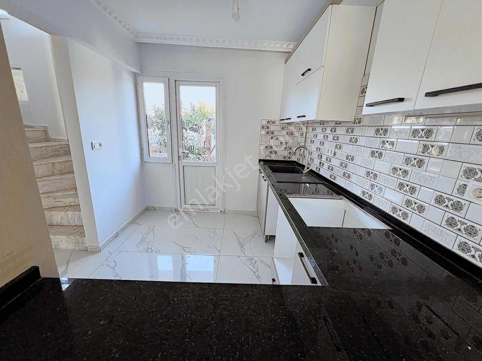 Gümüldür'de Denize 450m Yakınlıkta 2+1 Villa 132.5m2 Arsa İçinde - Görsel 31