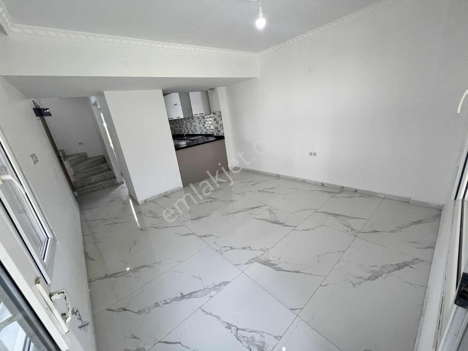 Çok Acill Denize 450m Yakınlıkta 2+1 Villa Arsa İçinde - Görsel 10