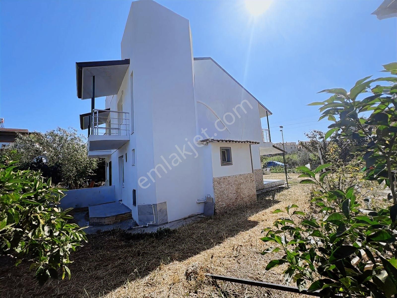 Gümüldür'de Denize 450m Yakınlıkta 2+1 Villa 132.5m2 Arsa İçinde - Görsel 18