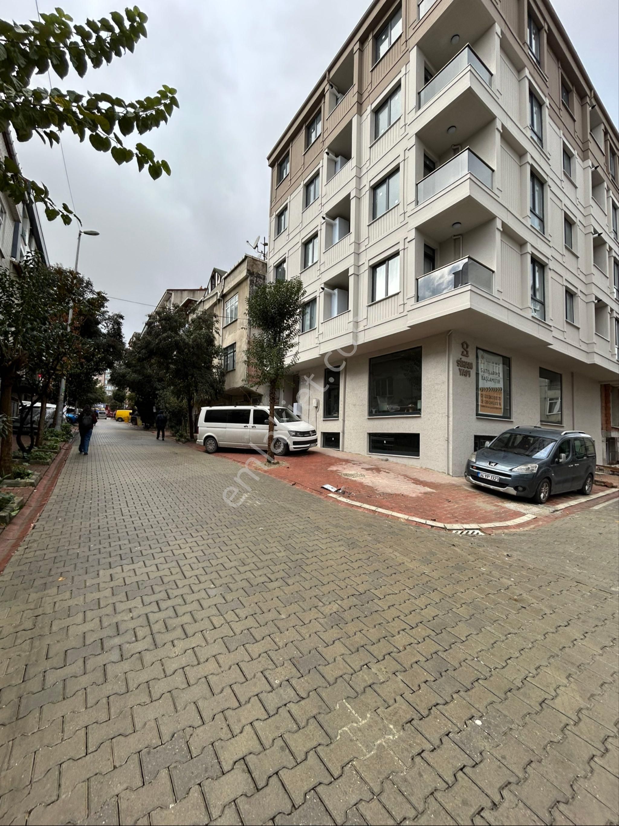 İskanlı Yatırımlık | Altlı Üstlü 300 M² | 2 Girişli Dükkan