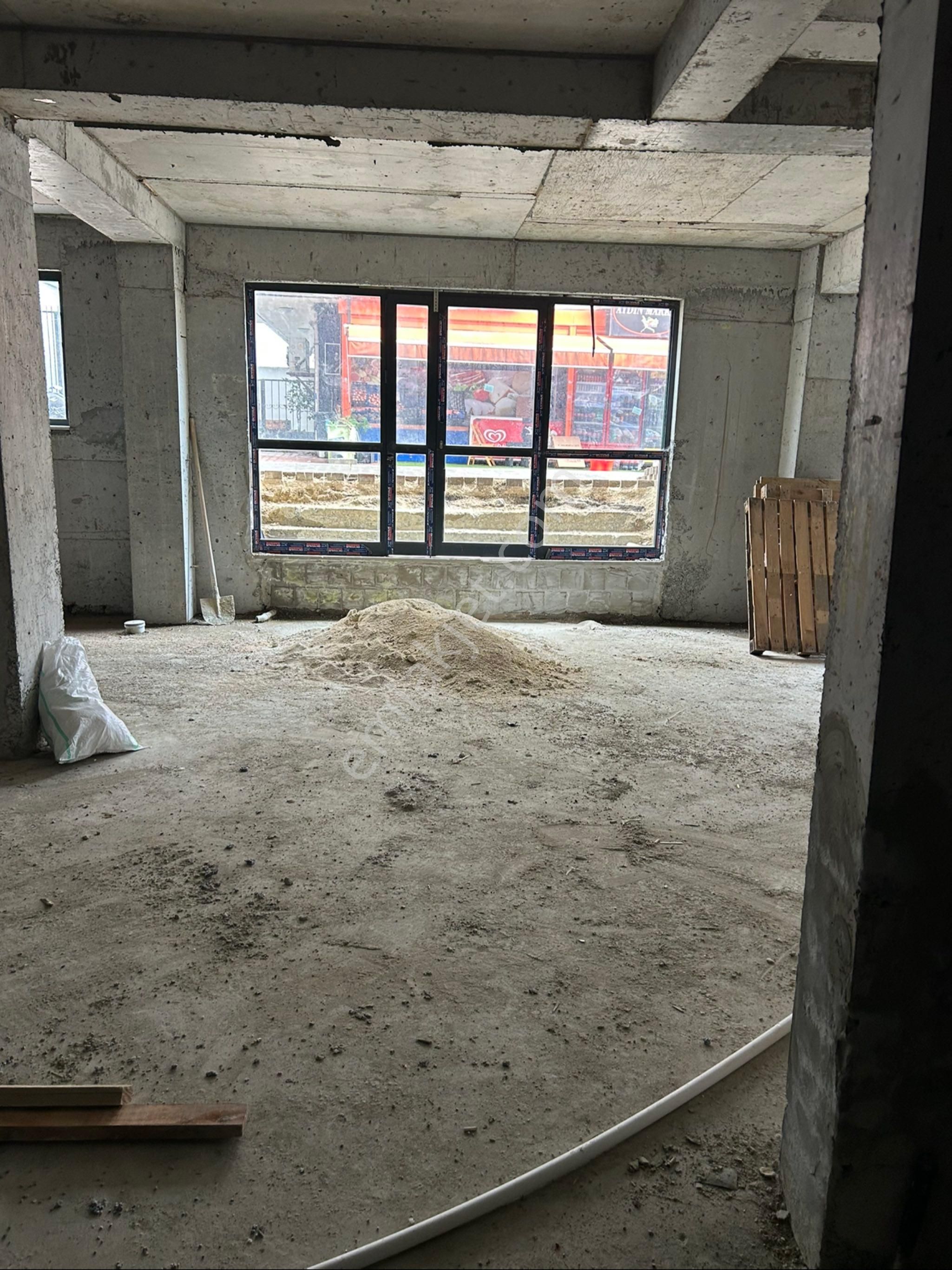 İskanlı Yatırımlık | Altlı Üstlü 300 M² | 2 Girişli Dükkan - Görsel 6