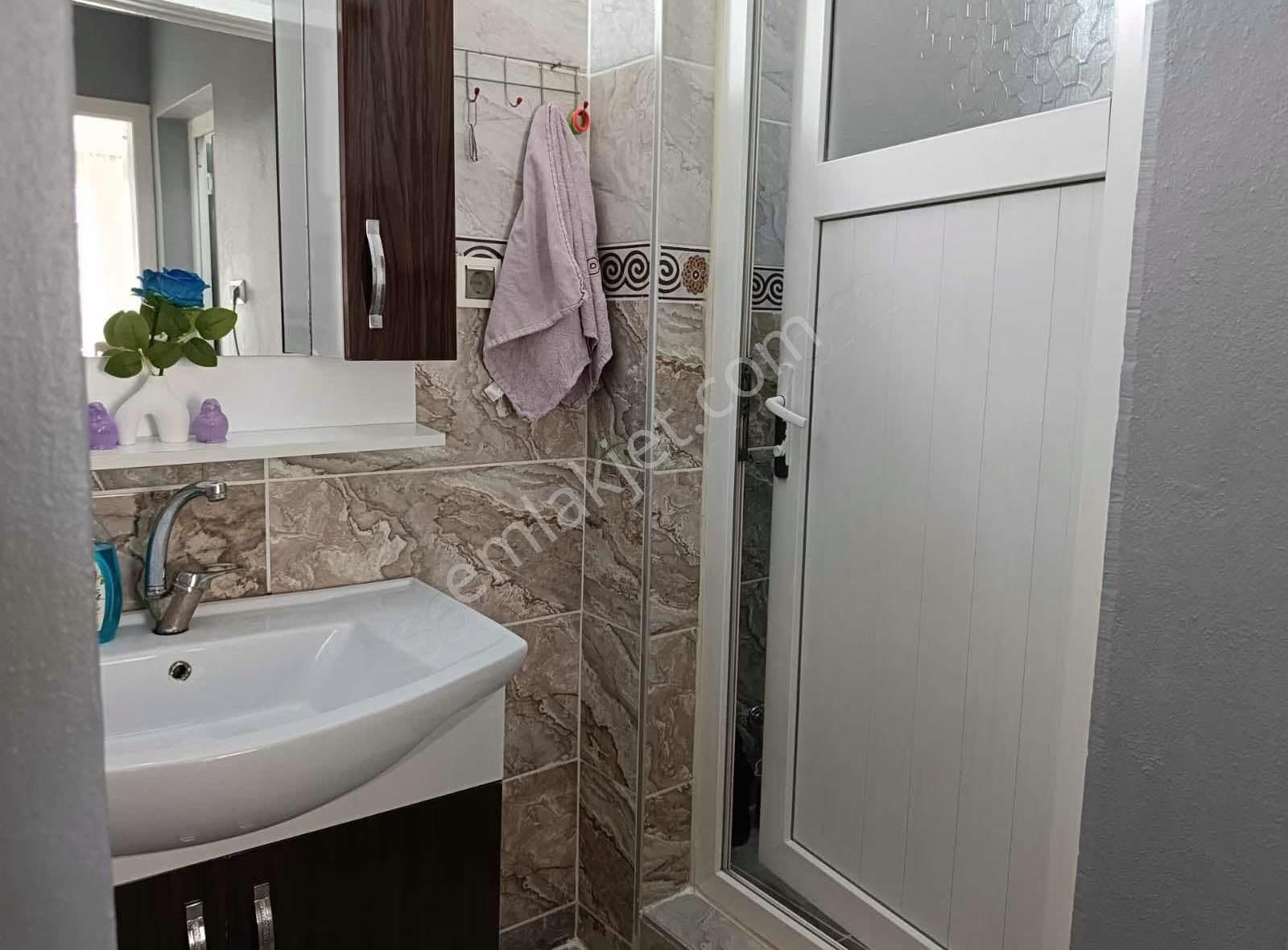 Deniz'den Komple Satılık 3 Katlı - Görsel 2