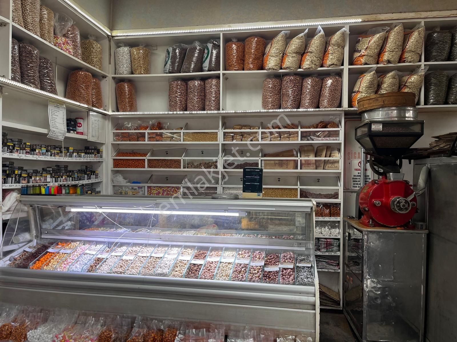 Okul Karşısı Kuruyemişçi