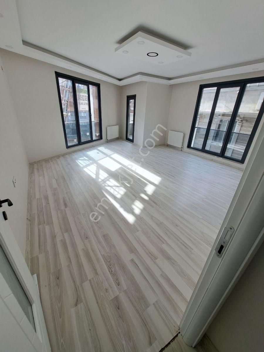 Betül Emlak'tan Sultangazi Eski Habiblerde Satılık 3+1