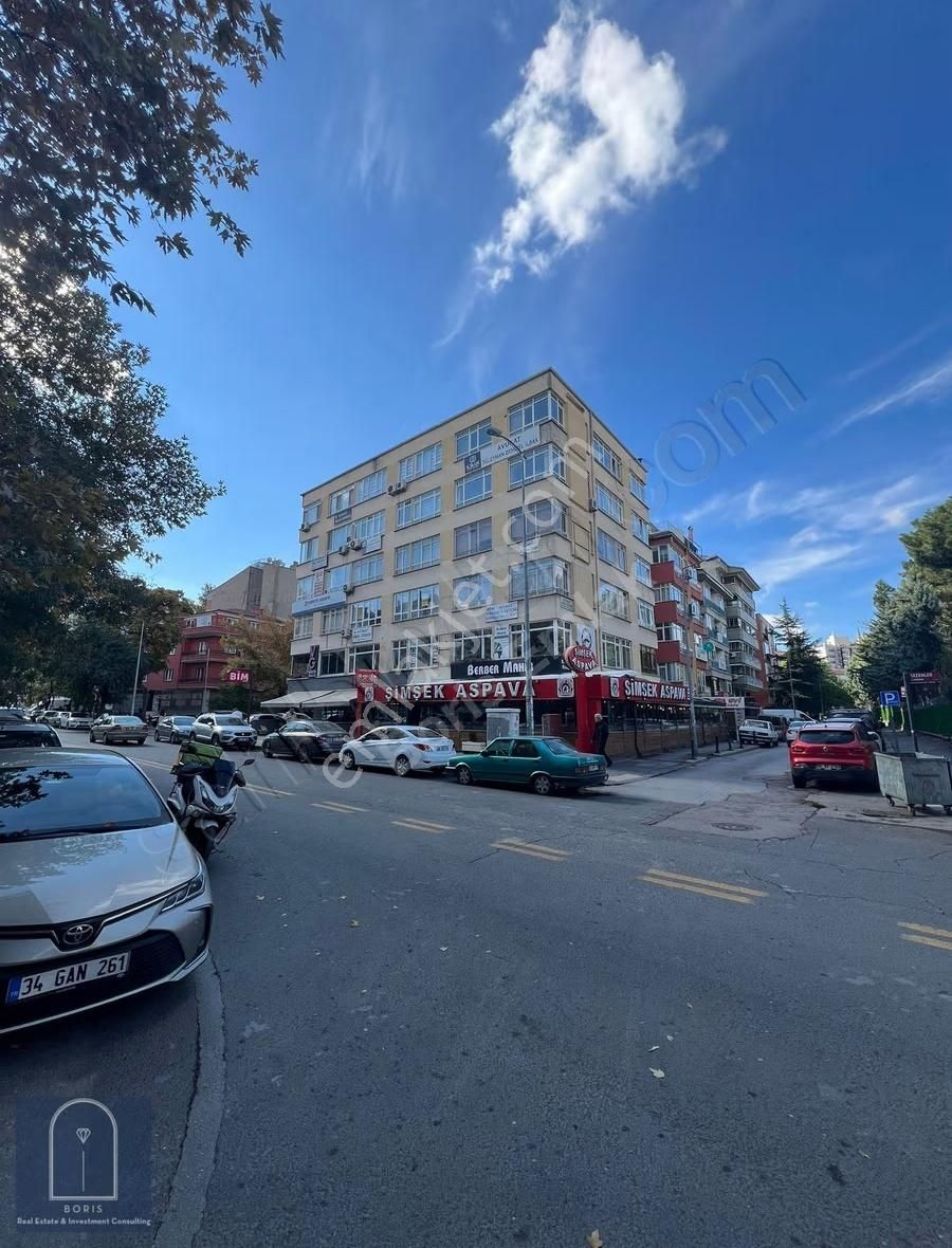 Necatibey, Sezenler Sok. Merkezi Konumda Satılık Ofis