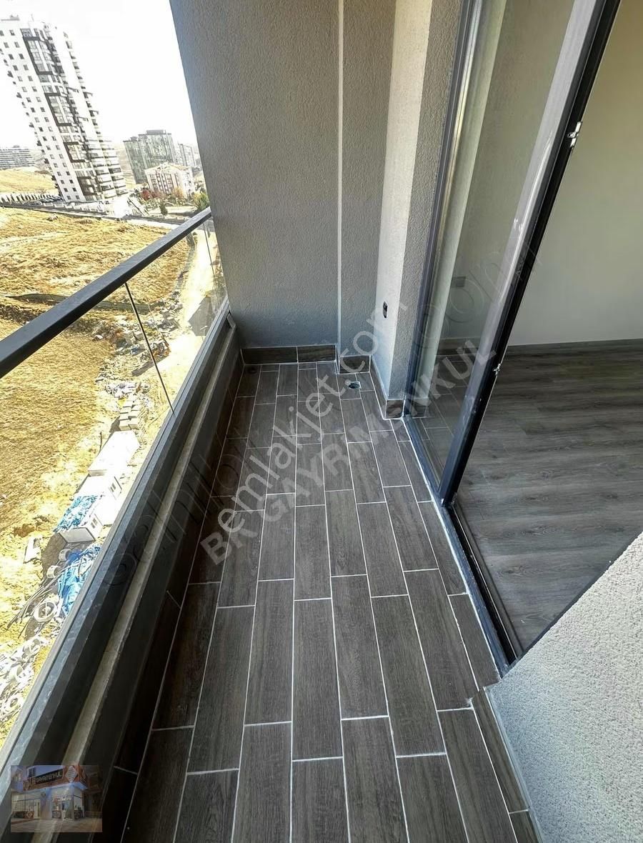 Beytepe Invest'ten Bordo Yaşamda 1+1 Lüx Satılık Daire - Görsel 2