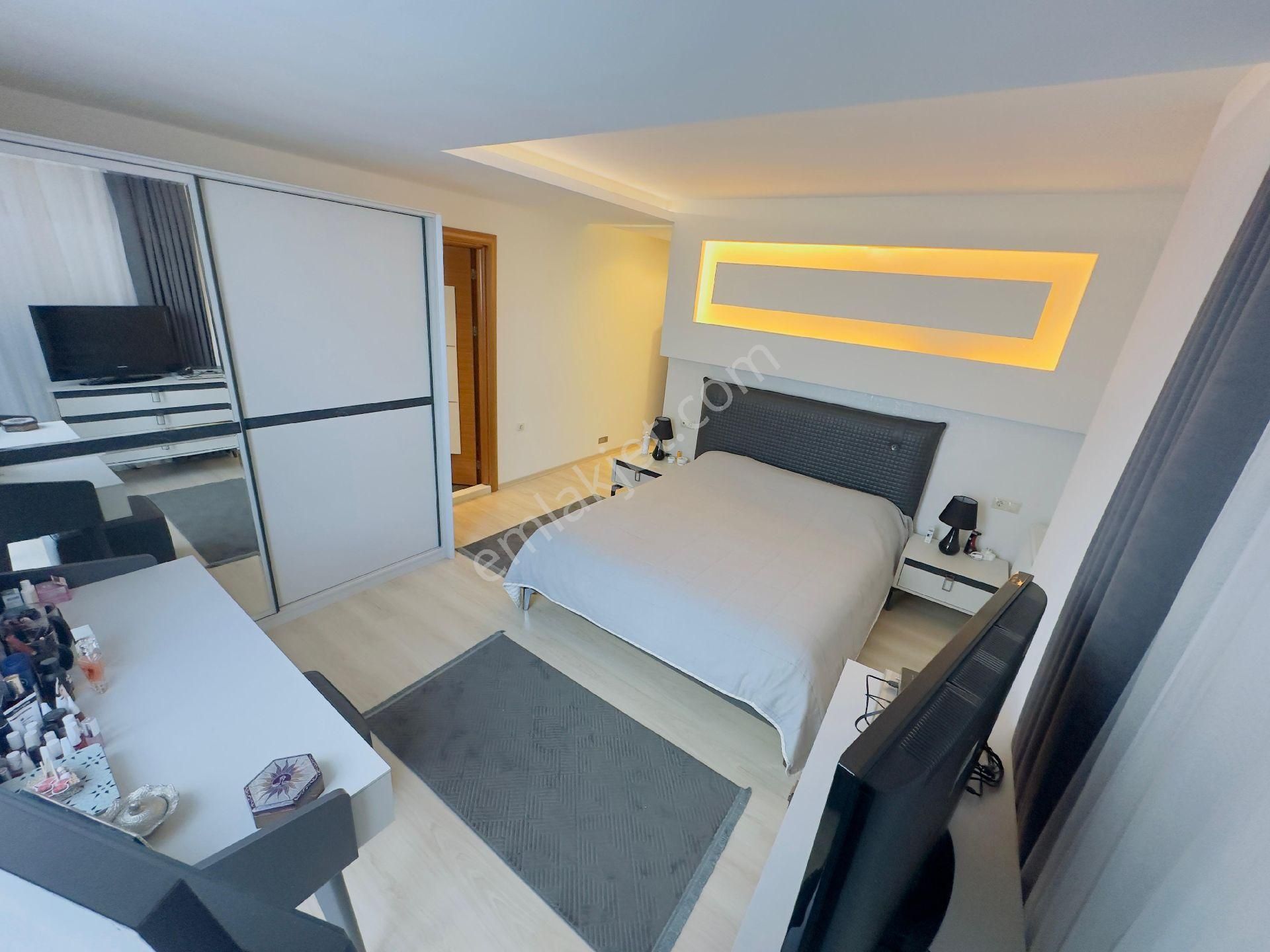 Kuşadası Ege Mah Panoramik Deniz Manzaralı Doğalgazlı Arakat Satılık 3+1 Lüx Daire - Görsel 16