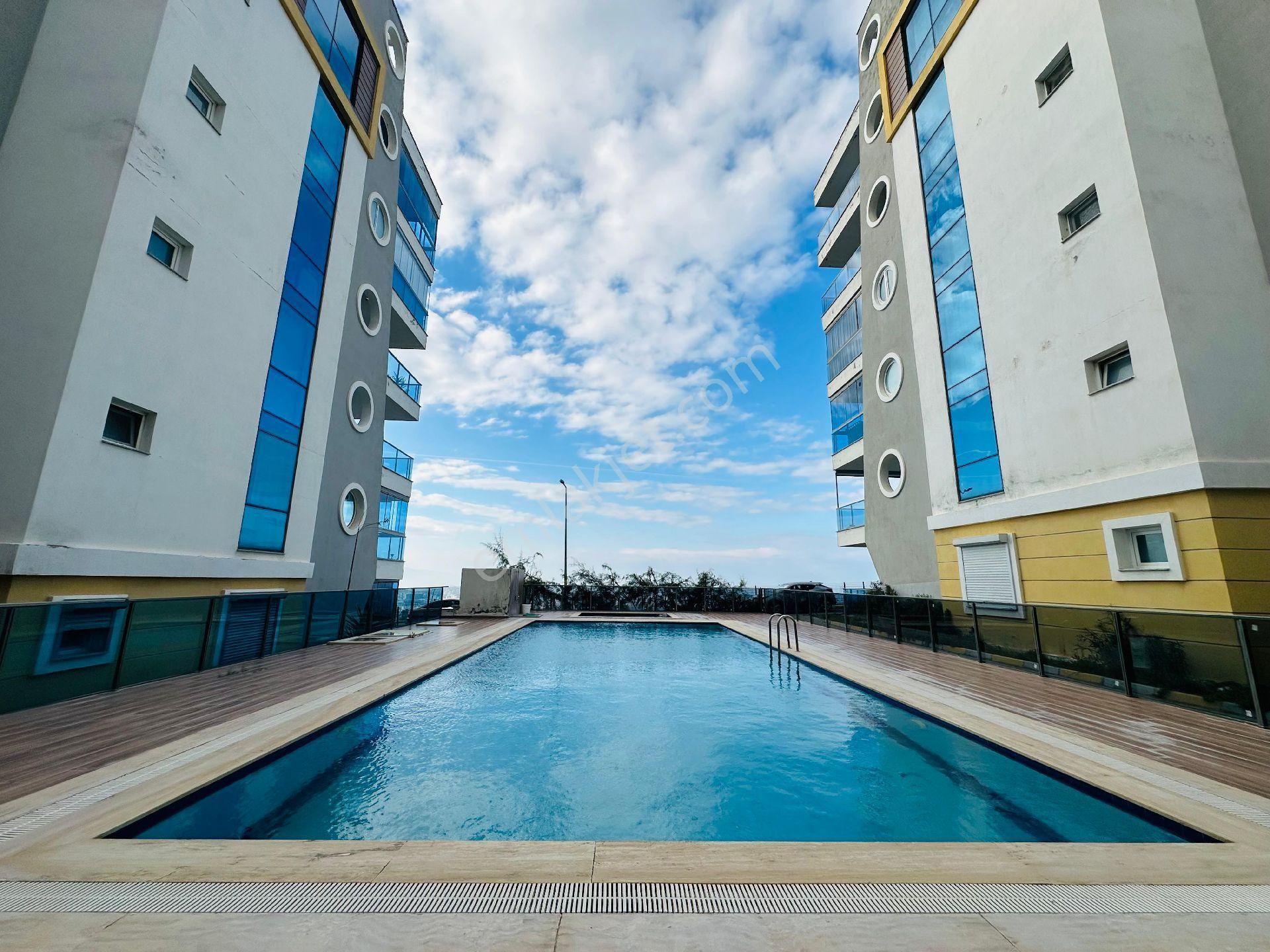 Kuşadası Ege Mah Panoramik Deniz Manzaralı Doğalgazlı Arakat Satılık 3+1 Lüx Daire - Görsel 6