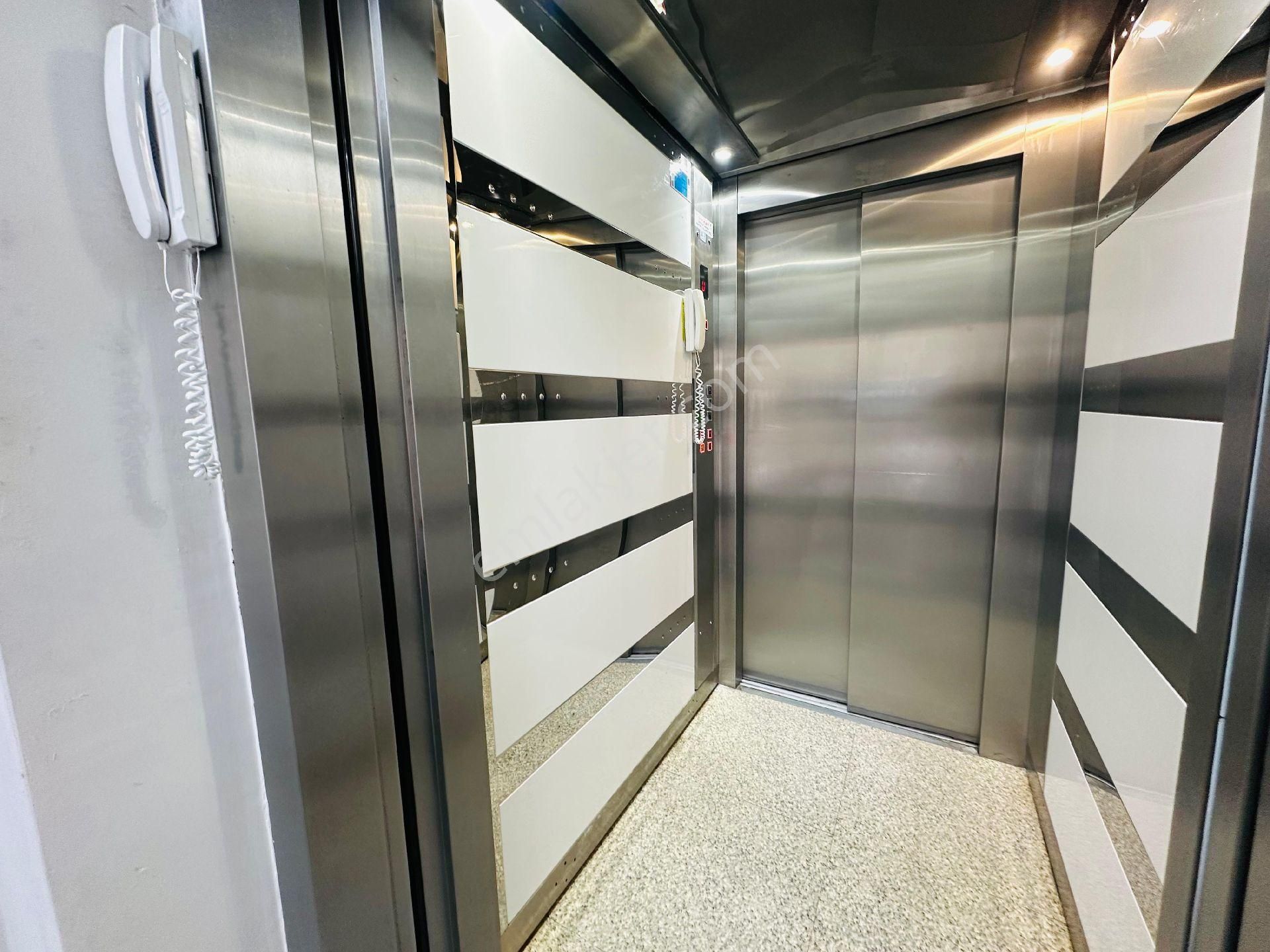 Kuşadası Ege Mah Panoramik Deniz Manzaralı Doğalgazlı Arakat Satılık 3+1 Lüx Daire - Görsel 32