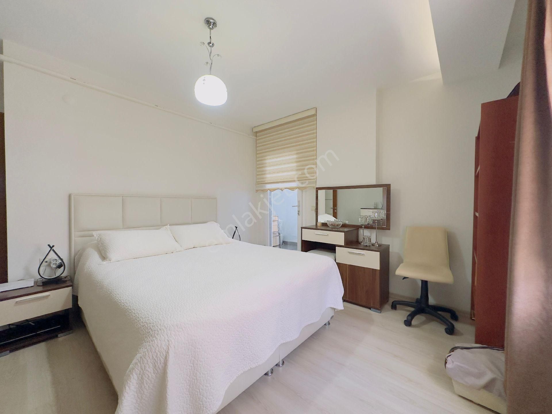 Kuşadası Ege Mah Panoramik Deniz Manzaralı Doğalgazlı Arakat Satılık 3+1 Lüx Daire - Görsel 15