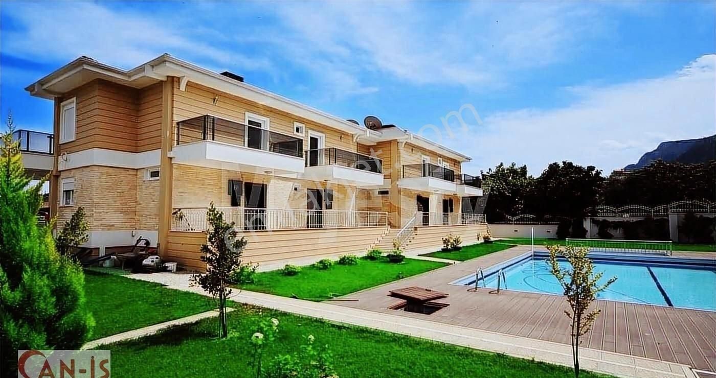 Göynük'te Büyük Balkon Ve Bahçeli Lüks Sıfır Villa