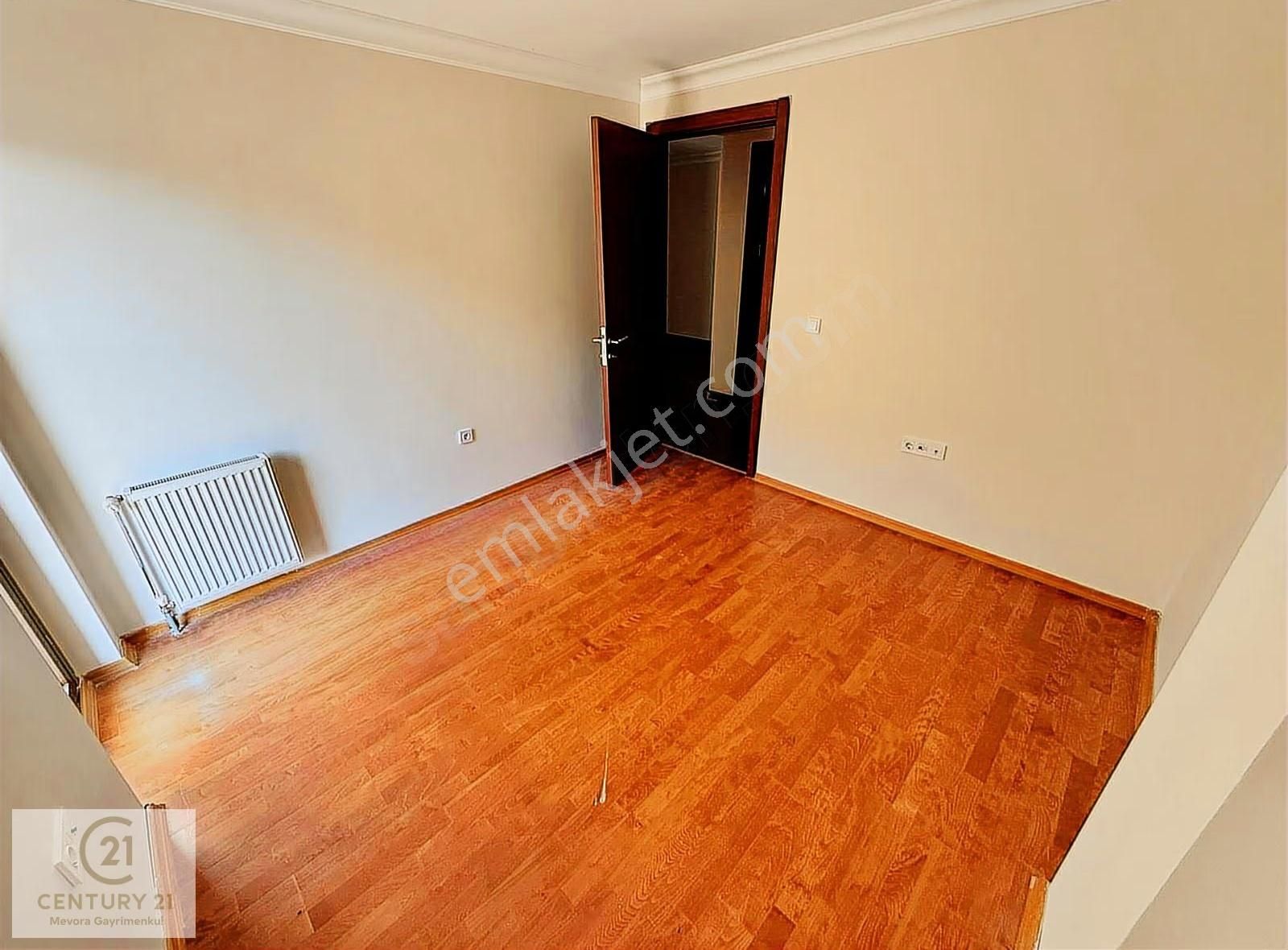 341 Etap Teras Evlerde 3+1 Geniş Kullanımlı Boş 250m2 Bahçeli - Görsel 35