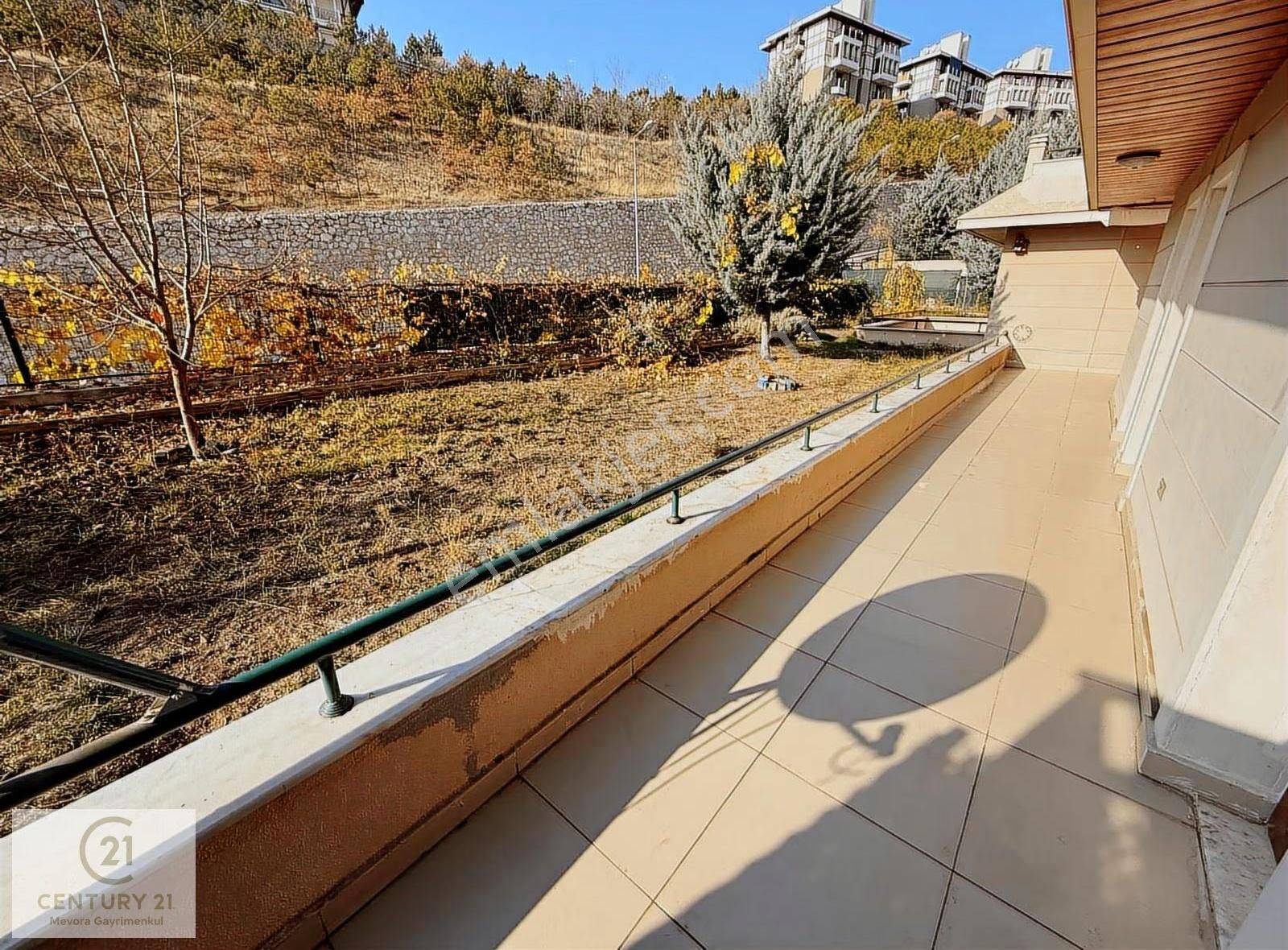 341 Etap Teras Evlerde 3+1 Geniş Kullanımlı Boş 250m2 Bahçeli - Görsel 11