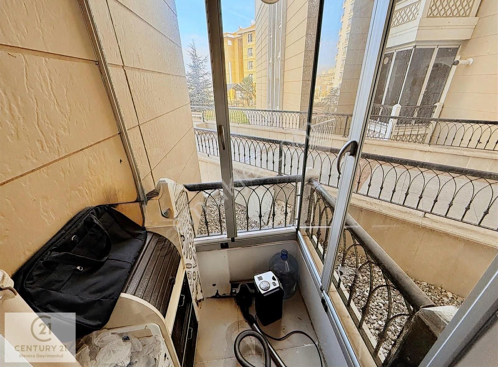 Okullar Bölgesinde Site İçerisinde Yenilenmiş Yapılı 3+1 Daire - Görsel 11