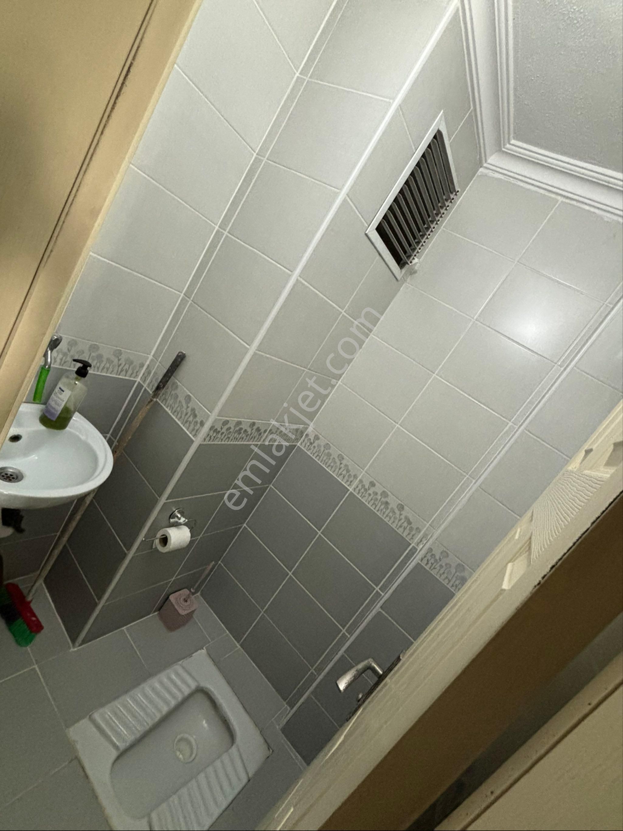 Toplu Taşıma Ve Tüm İhtiyaçlara Yakın, Ferah 2+1 Kiralık Daire - Görsel 15