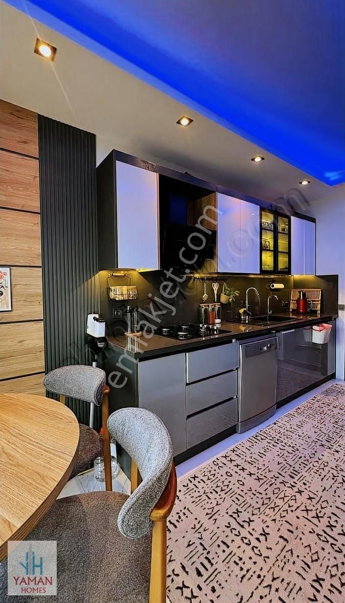 Oba Mah Sıtede Satılık 4+1 180 M2 Ayrı Mutfak Daıre