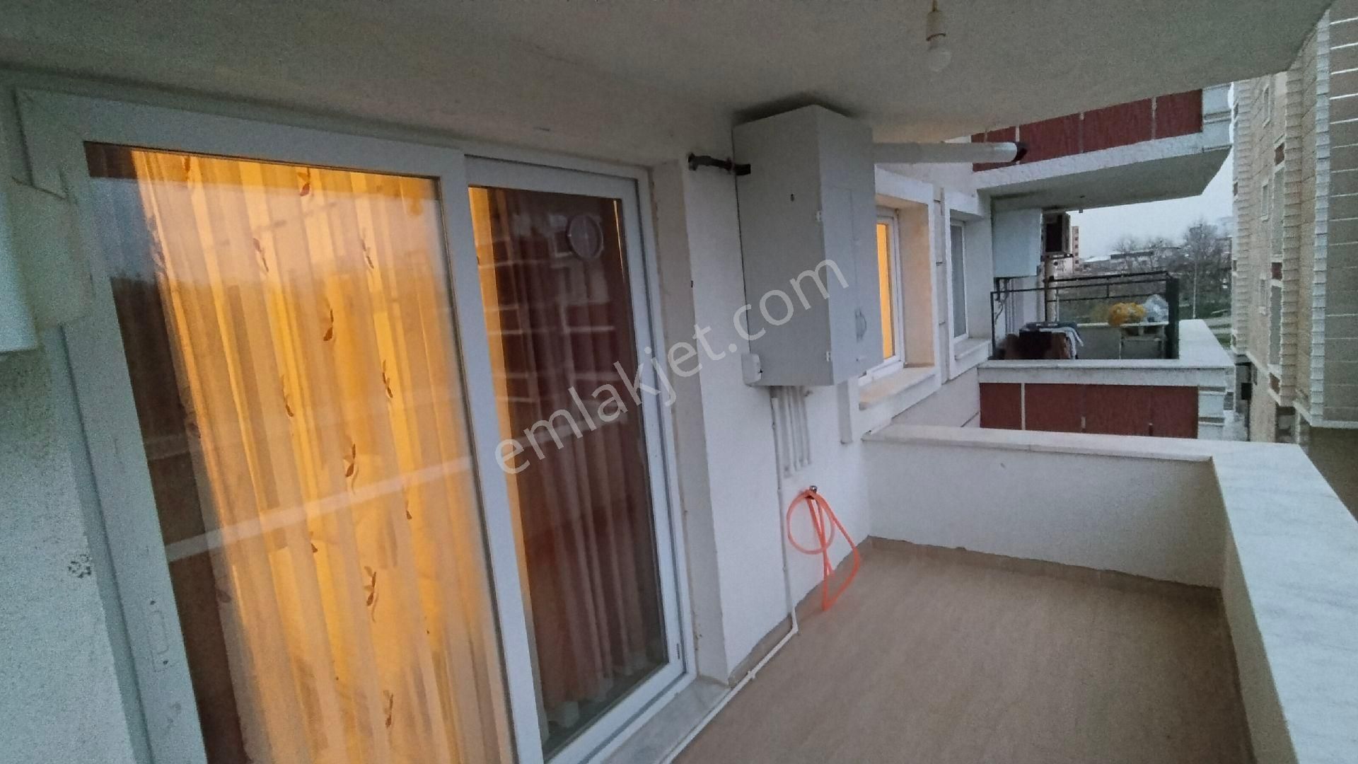 Berkay Emlaktan Yeşil Mahallede Kiralık 1+1 Daire - Görsel 21