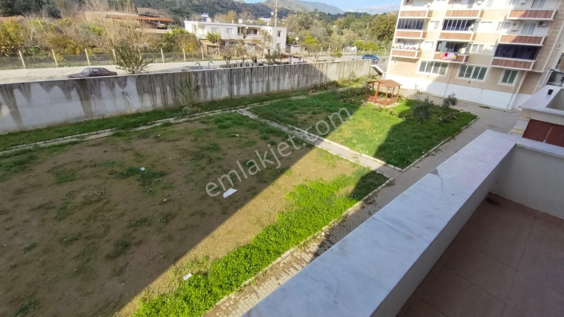 Berkay Emlaktan Yeşil Mahallede Kiralık 1+1 Daire - Görsel 2