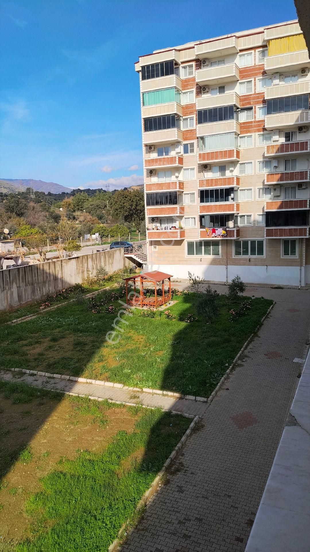 Berkay Emlaktan Yeşil Mahallede Kiralık 1+1 Daire - Görsel 3