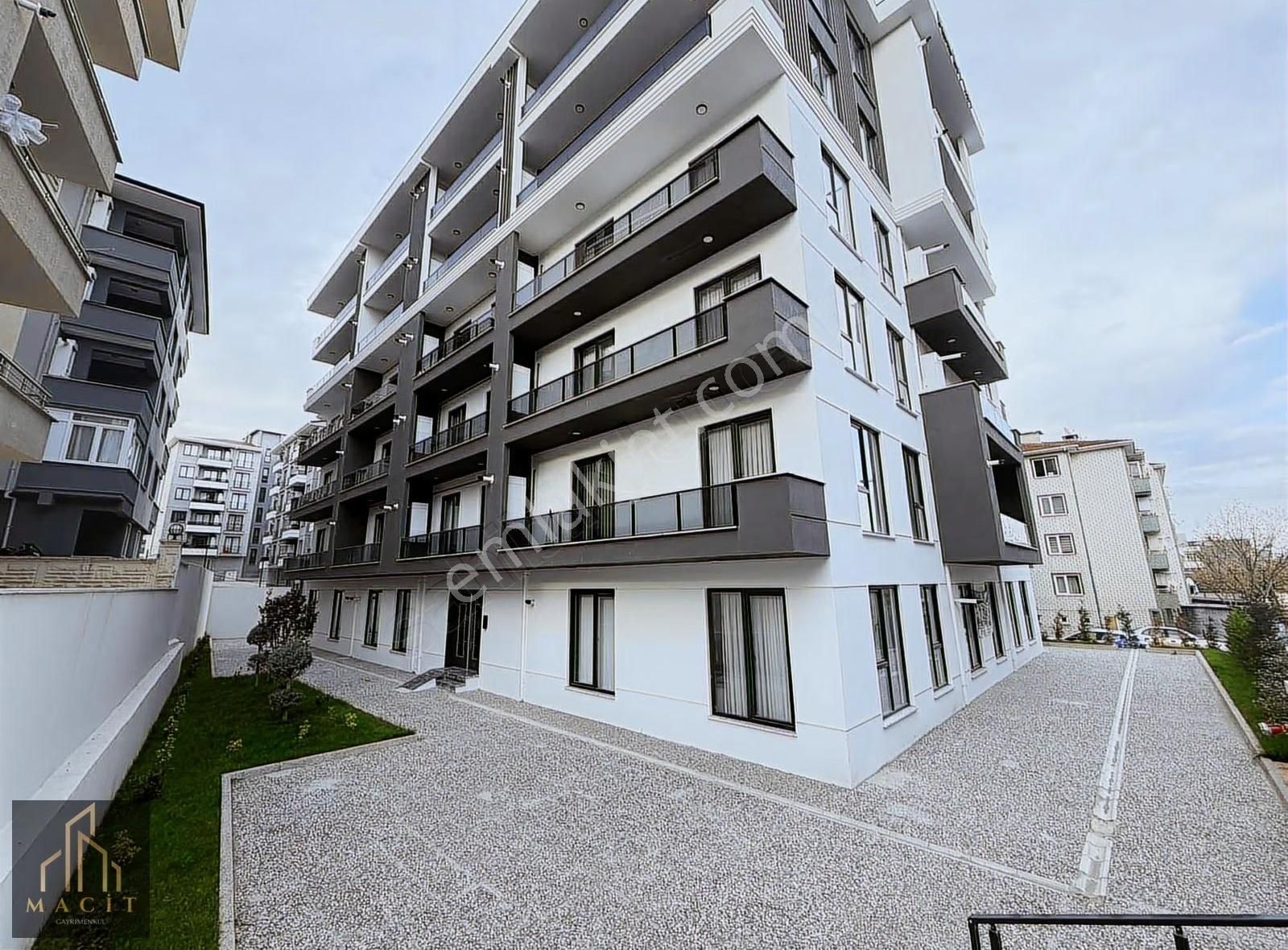 Macit'den Görüklede Sıfır 2+1 Lüks Eşyalı Satılık 2+1 Daire