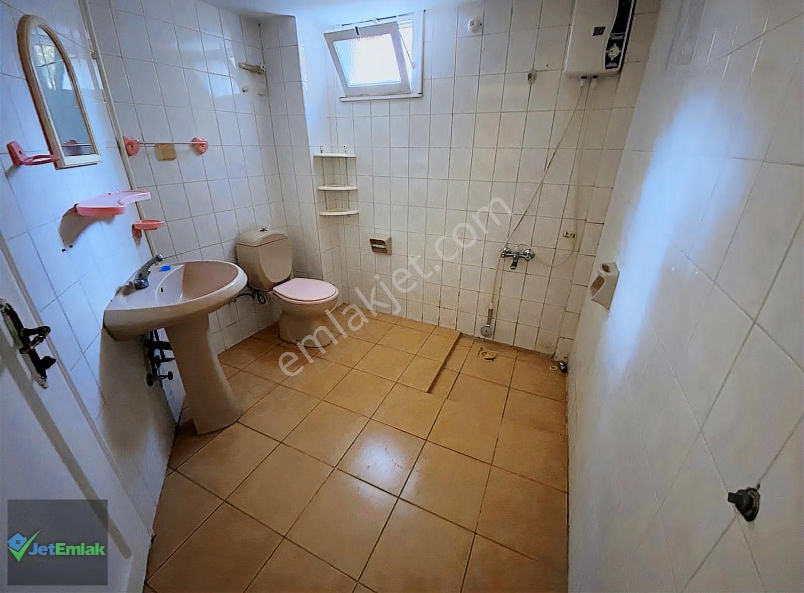 Akçay Merkezde Yüksek Giriş Öncephe Geniş Balkonlu Kiralık Daire - Görsel 24