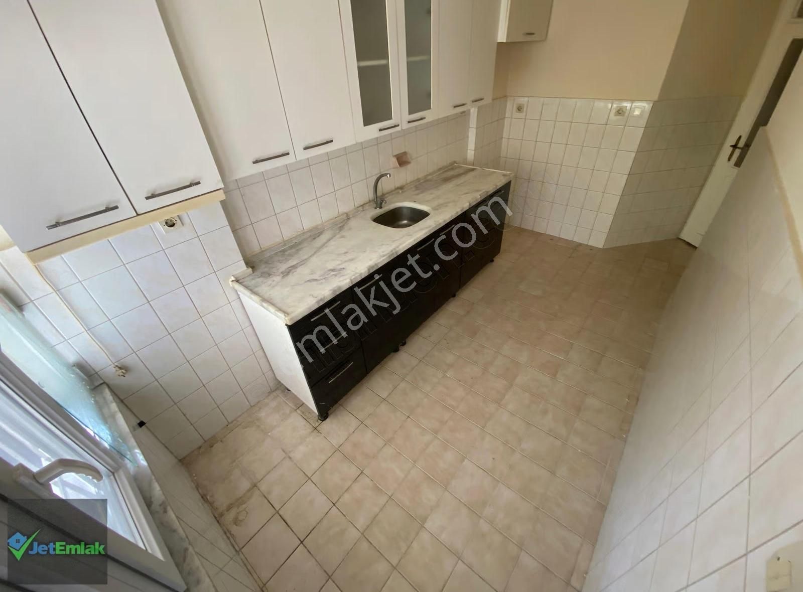 Akçay Merkezde Yüksek Giriş Öncephe Geniş Balkonlu Kiralık Daire - Görsel 5