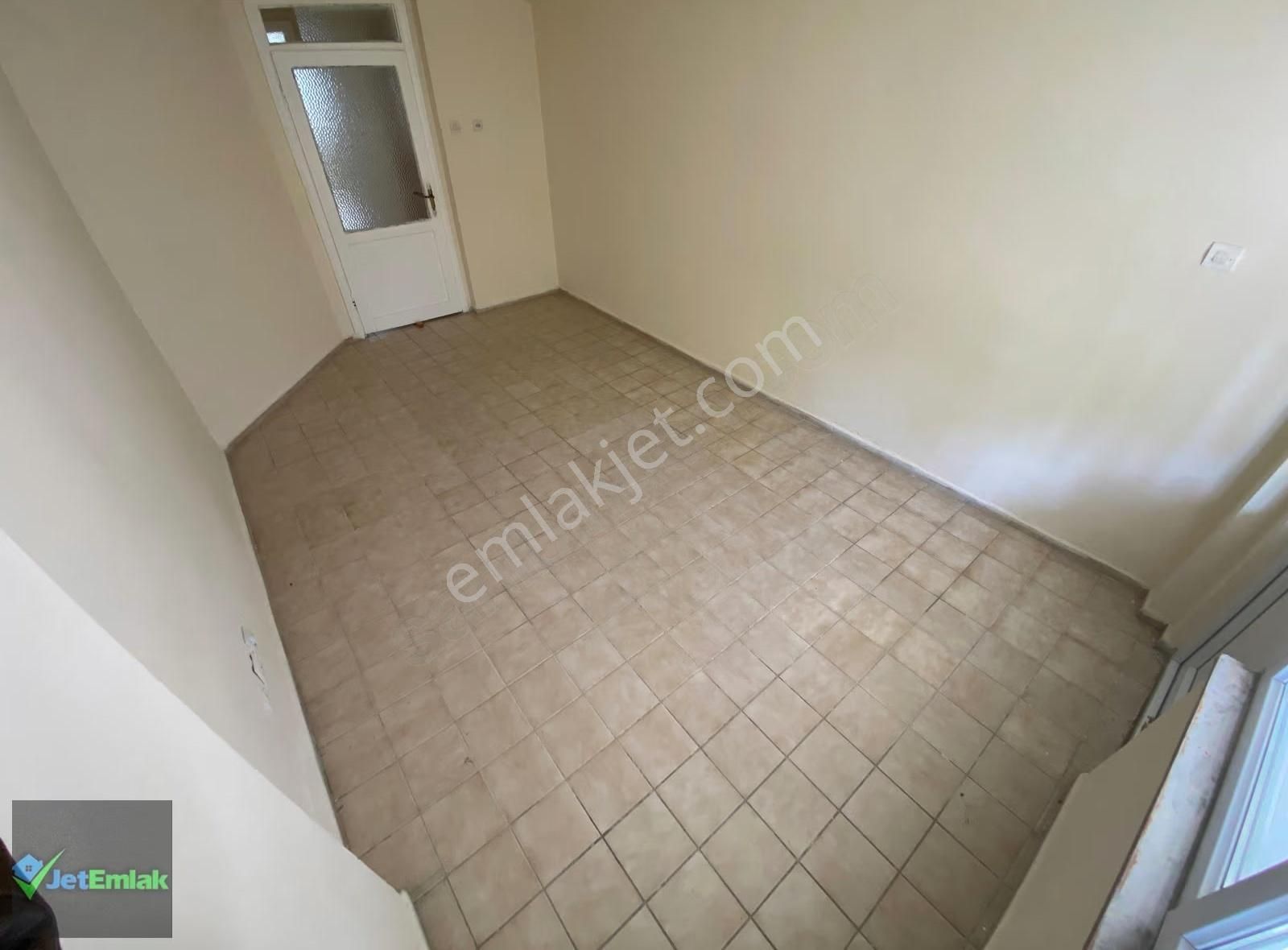 Akçay Merkezde Yüksek Giriş Öncephe Geniş Balkonlu Kiralık Daire - Görsel 6