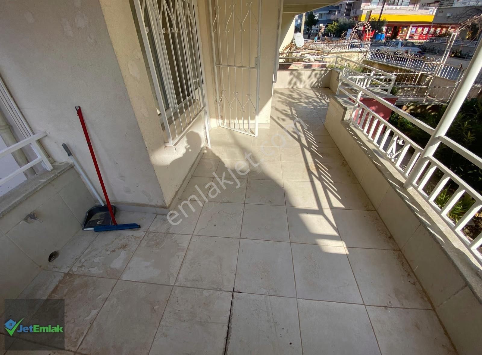 Akçay Merkezde Yüksek Giriş Öncephe Geniş Balkonlu Kiralık Daire - Görsel 15