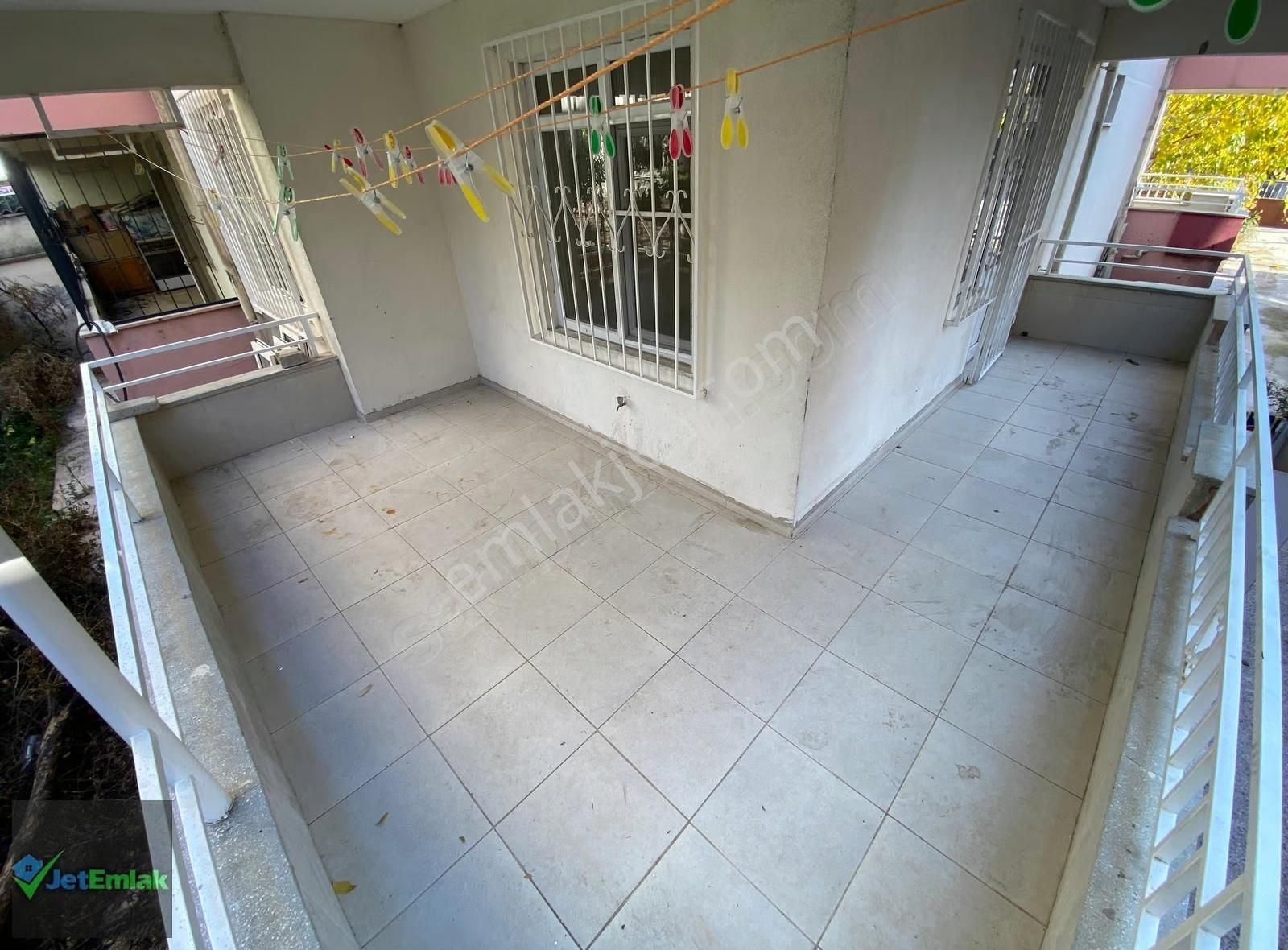 Akçay Merkezde Yüksek Giriş Öncephe Geniş Balkonlu Kiralık Daire - Görsel 17