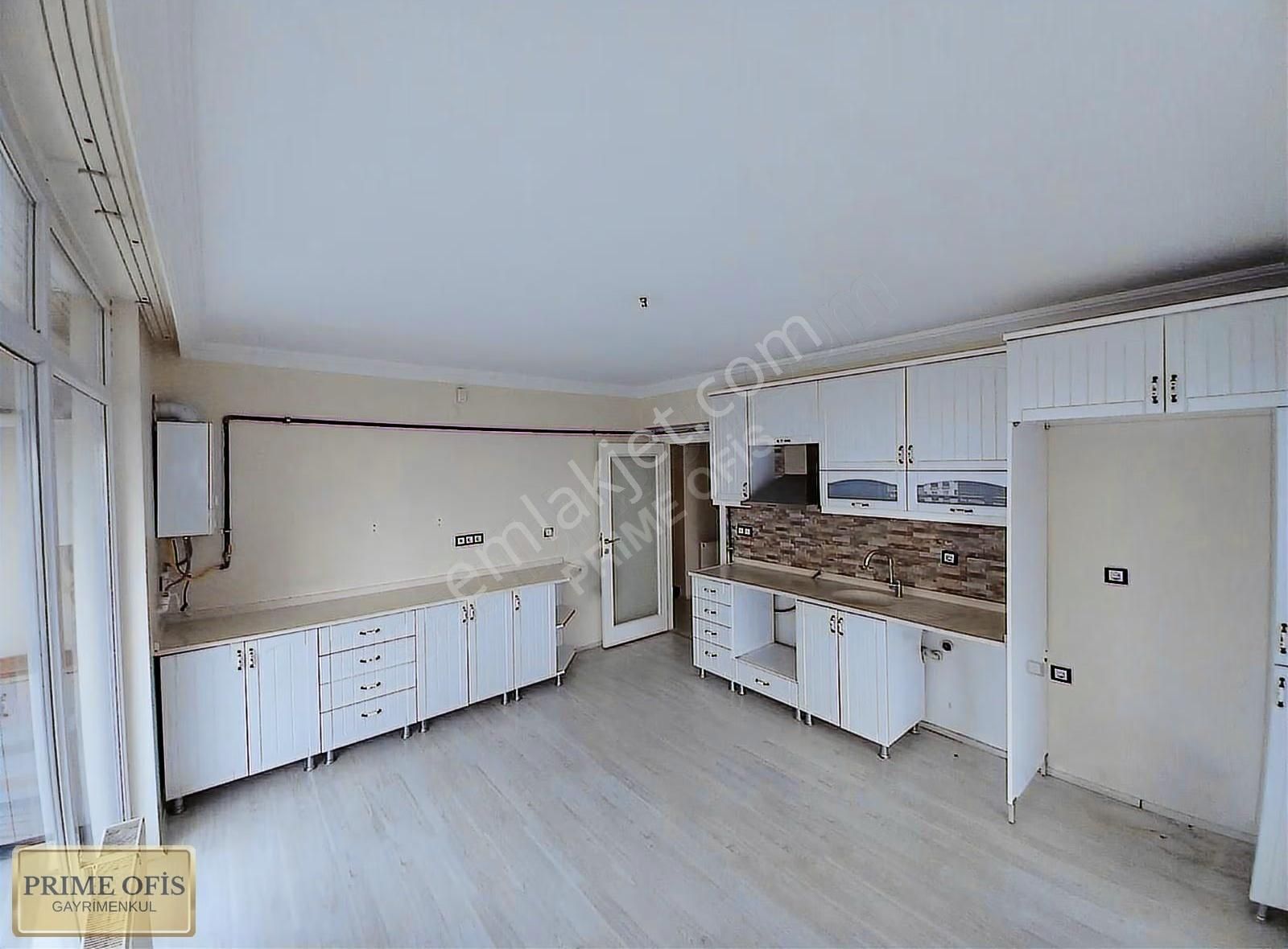 Güzelyaka' Da Ankara Manzaraslı Ara Kat 3+1 Kiralık Site Dairesi