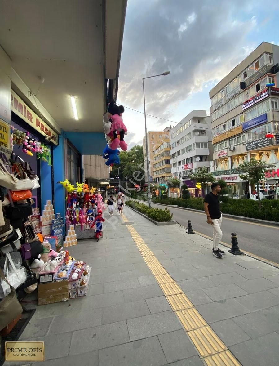 Kızılay İzmir Caddesinde Satılık İki Ayrı Çok Maksatlı Dükkan - Görsel 2