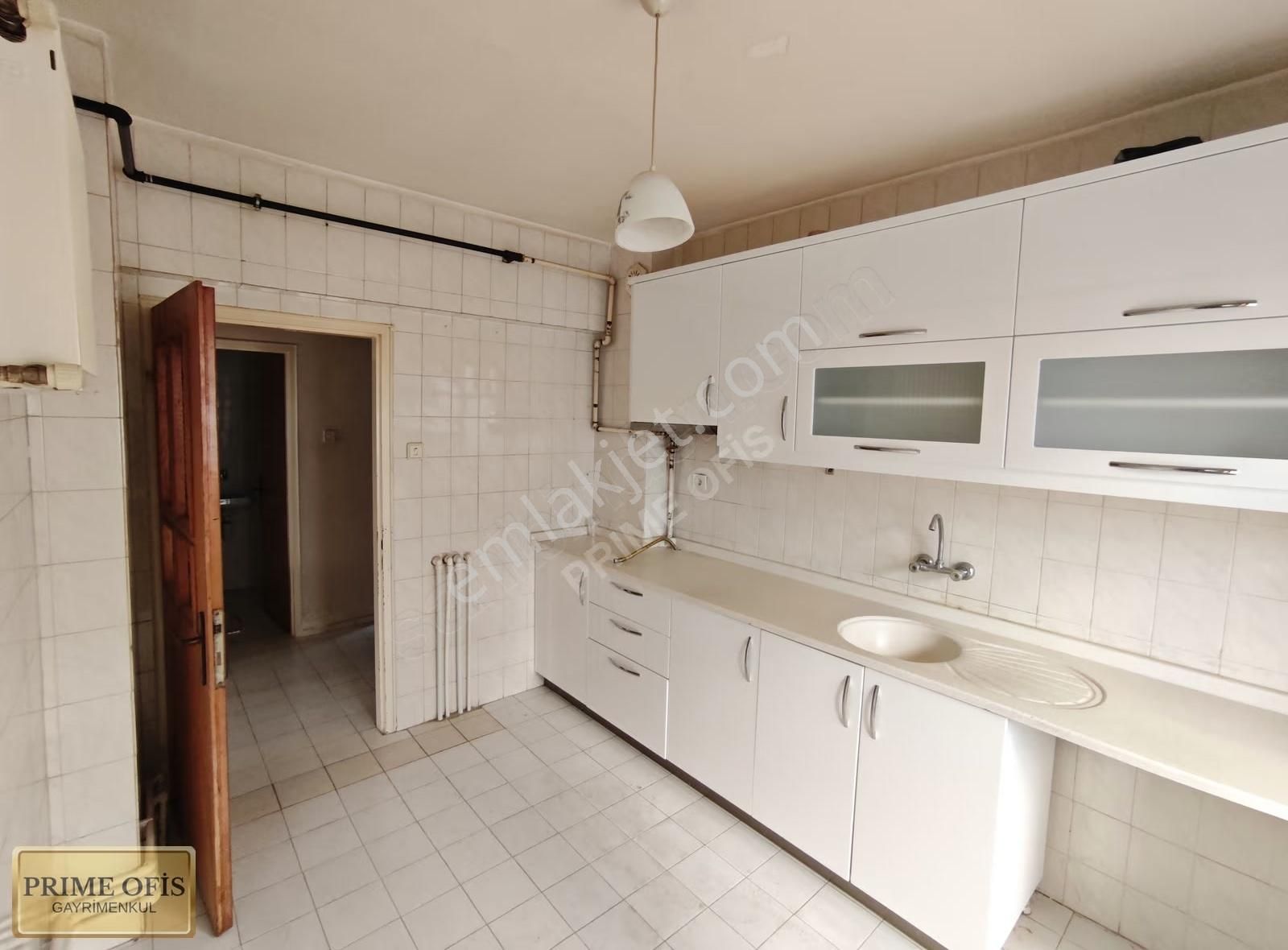 İncirli Kara Elmas Caddesinde Manzaralı Geniş Satılık 3+1 Daire - Görsel 4