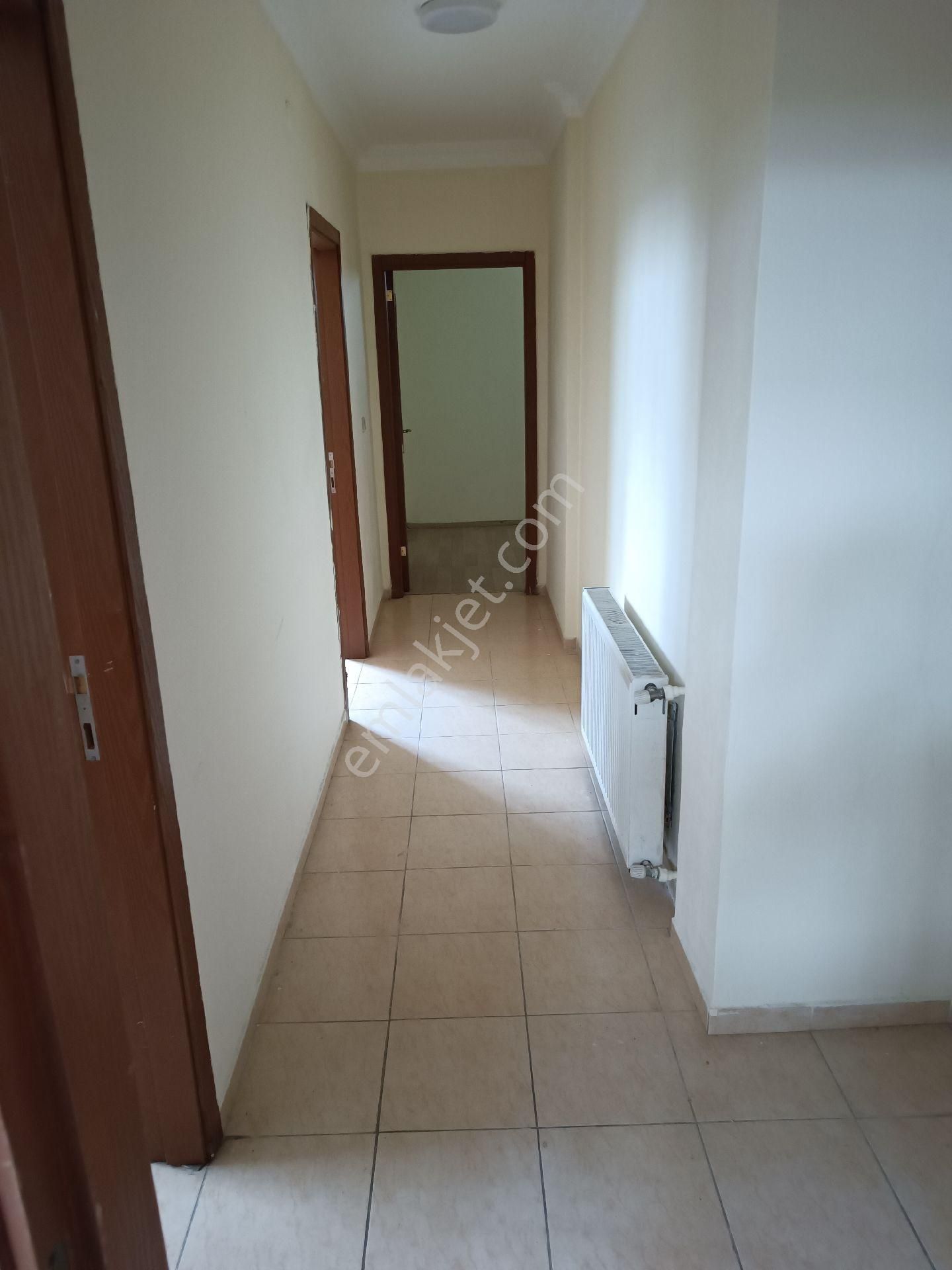 Pendik Ahmetyesevide Cadde Üzeri Krediyeuygun 100m2 2+1 Bahçe Katı Daire