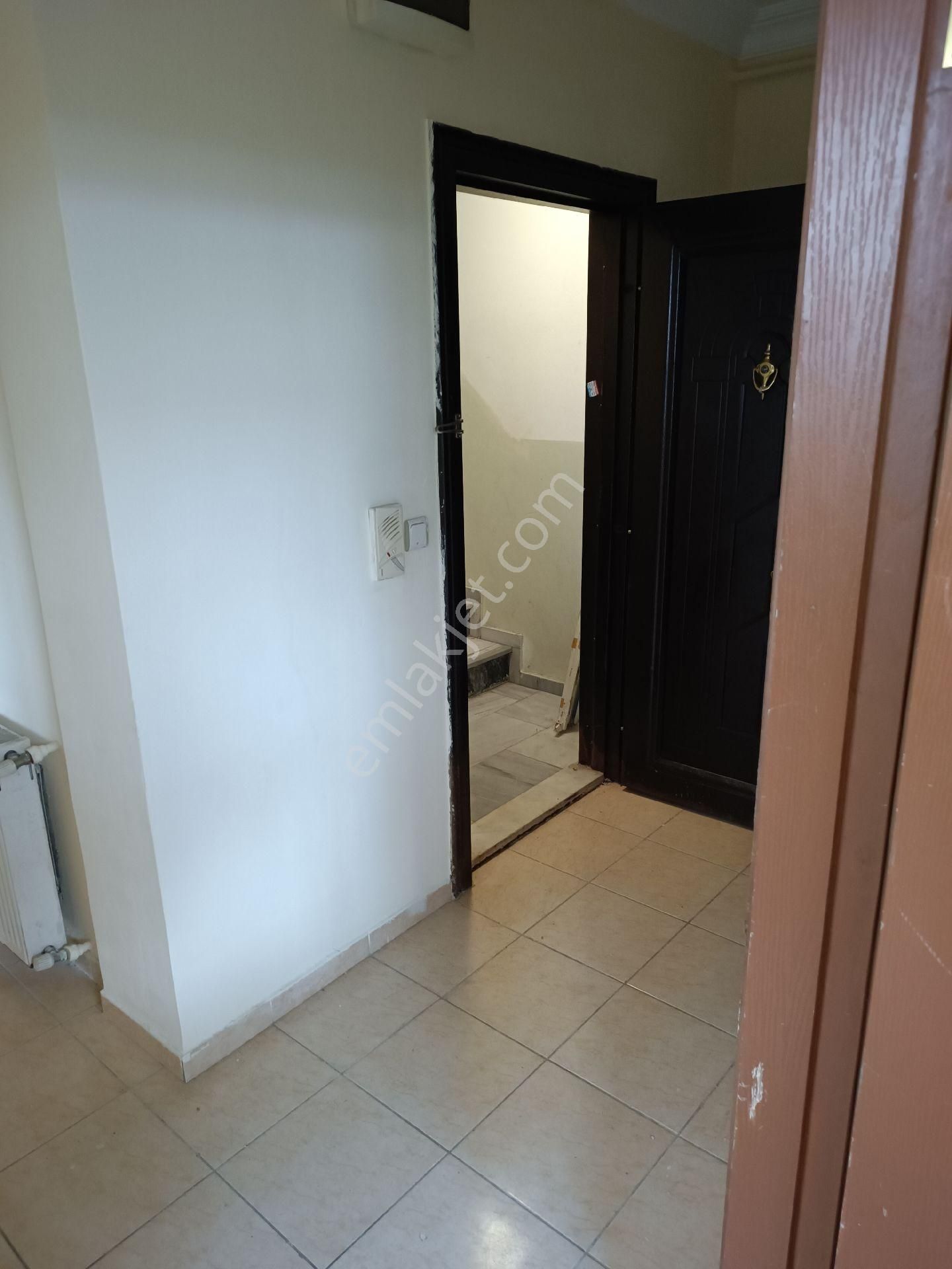 Pendik Ahmetyesevide Cadde Üzeri Krediyeuygun 100m2 2+1 Bahçe Katı Daire - Görsel 2