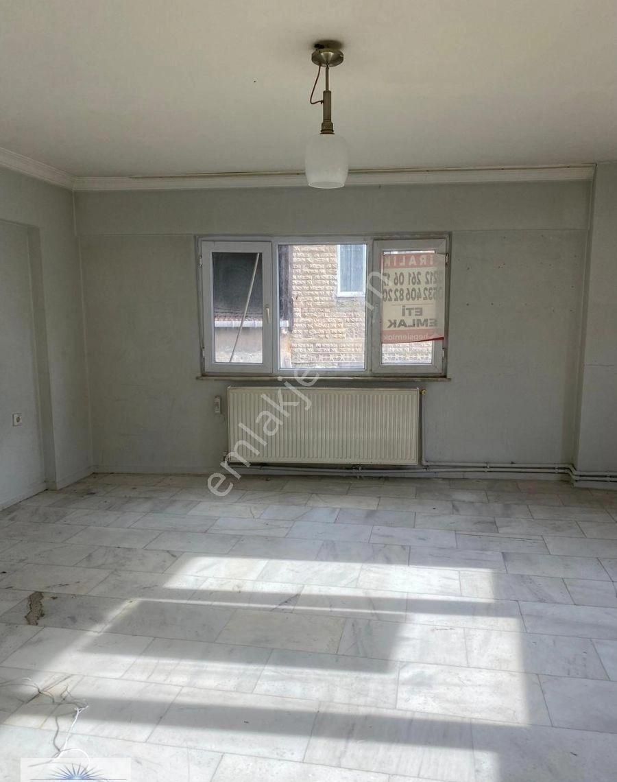 Eti'den Ortaköy'de Sahile Paralel, Köşe Konumlu Geniş 1+1 80m2 Kombili, Çok Aydınlık 2.kat Daire - Görsel 8