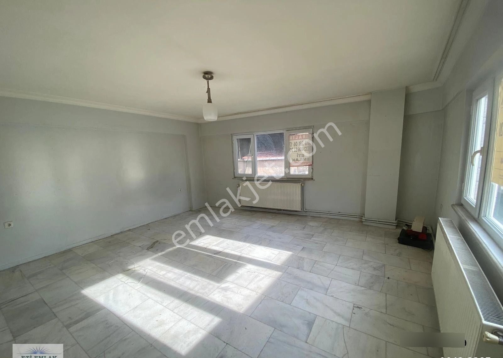 Eti'den Ortaköy'de Sahile Paralel, Köşe Konumlu Geniş 1+1 80m2 Kombili, Çok Aydınlık 2.kat Daire - Görsel 7