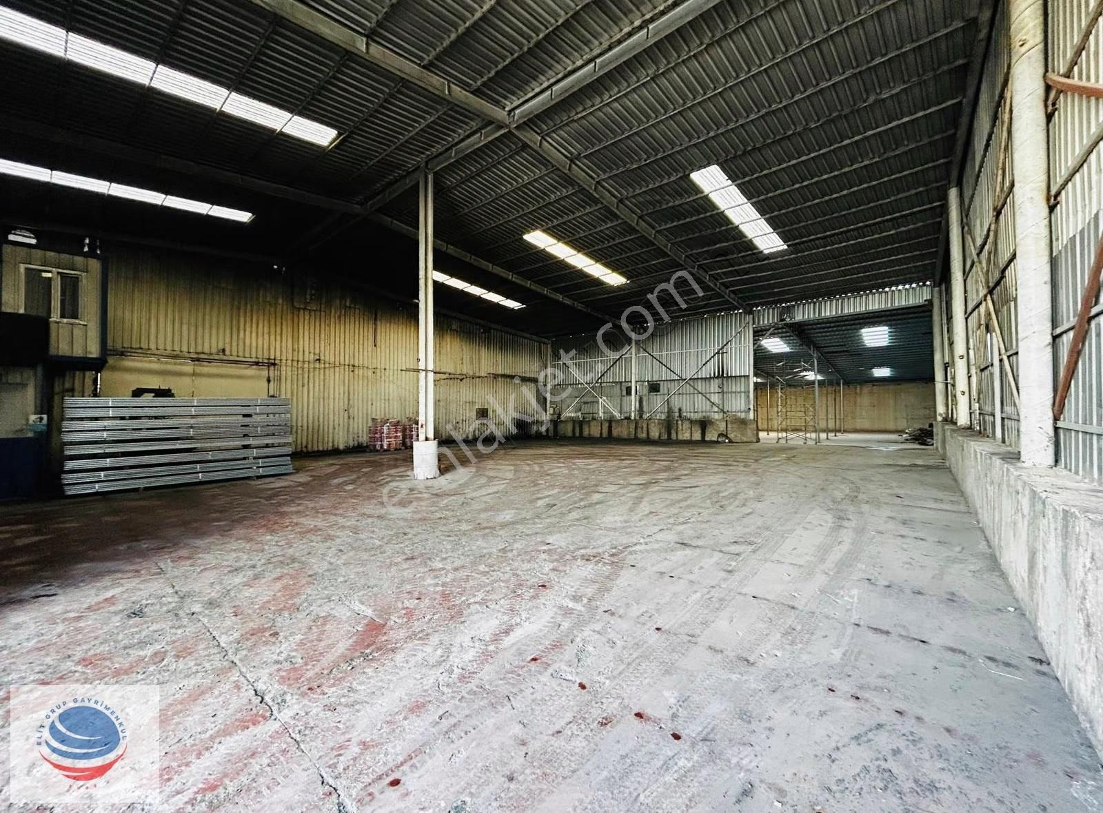 Balçık Mah Osb Yolu Üzerinde Kiralık 2400m² Kapalı Alan Depo - Görsel 2