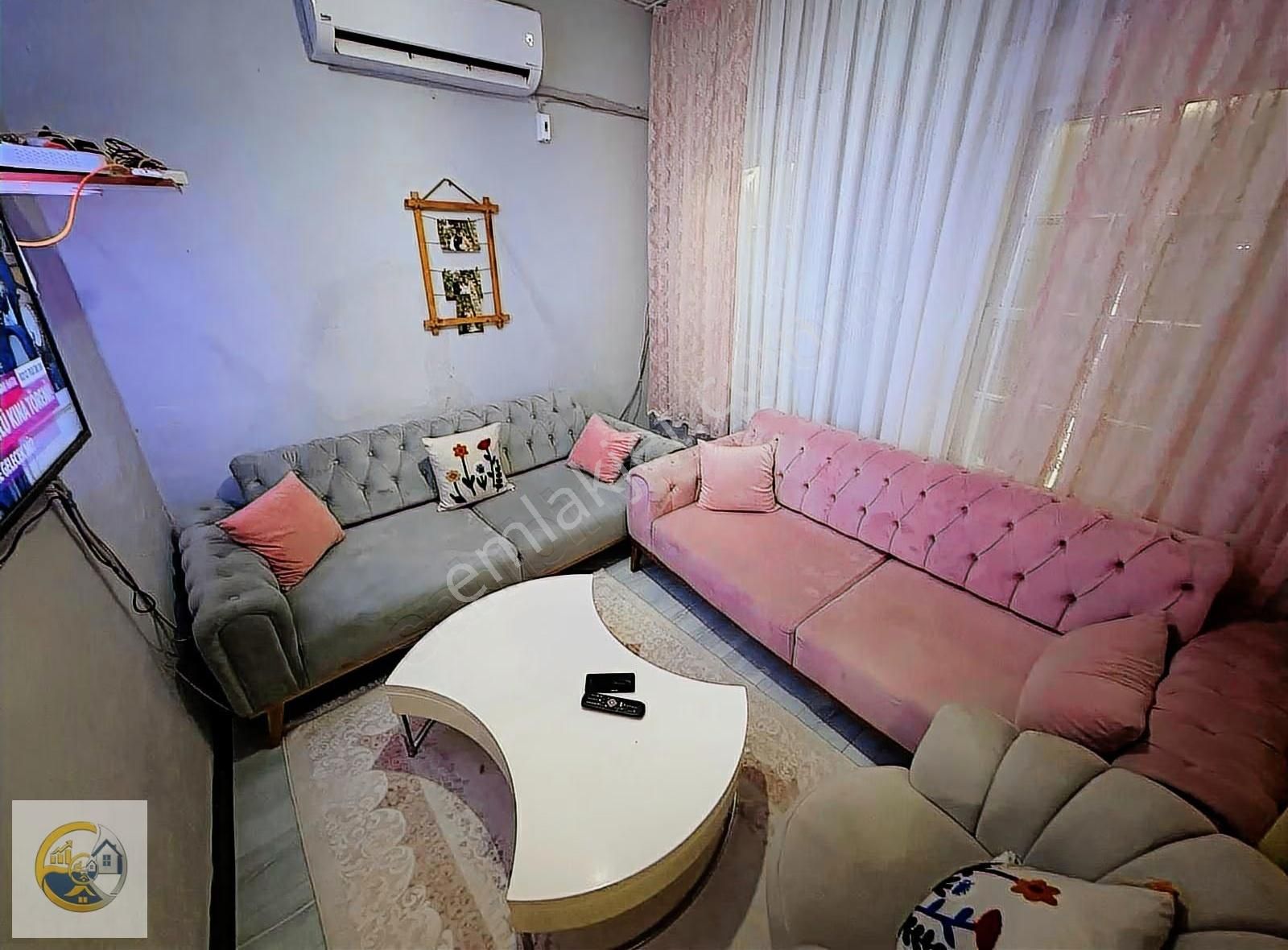 Kemeraltına Yürüme Mesafesinde, Dükkanlı Müstakil Ev